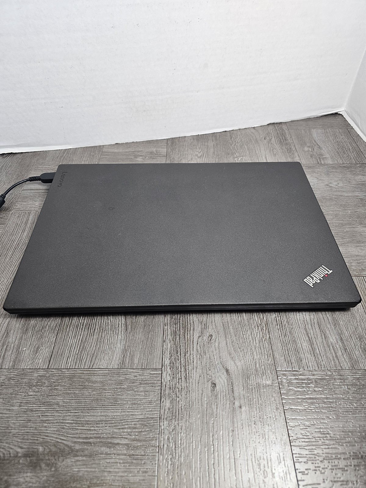 Lenovo ThinkPad T460 14 Inch ( 256GB SSD, Intel Core i5 6th Gen., 2.40GHz, 8GB )