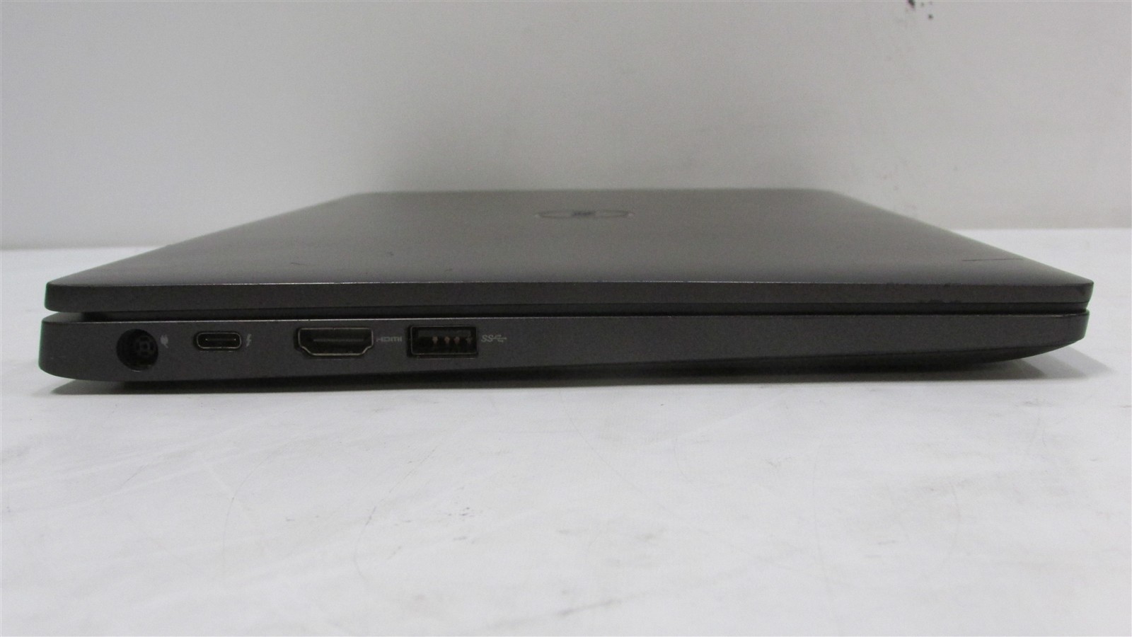 Dell Latitude 5300 i5-8365U 1.6GHz 8GB RAM 256GB NVME 13.3″ Win 11 Pro COSM DMG