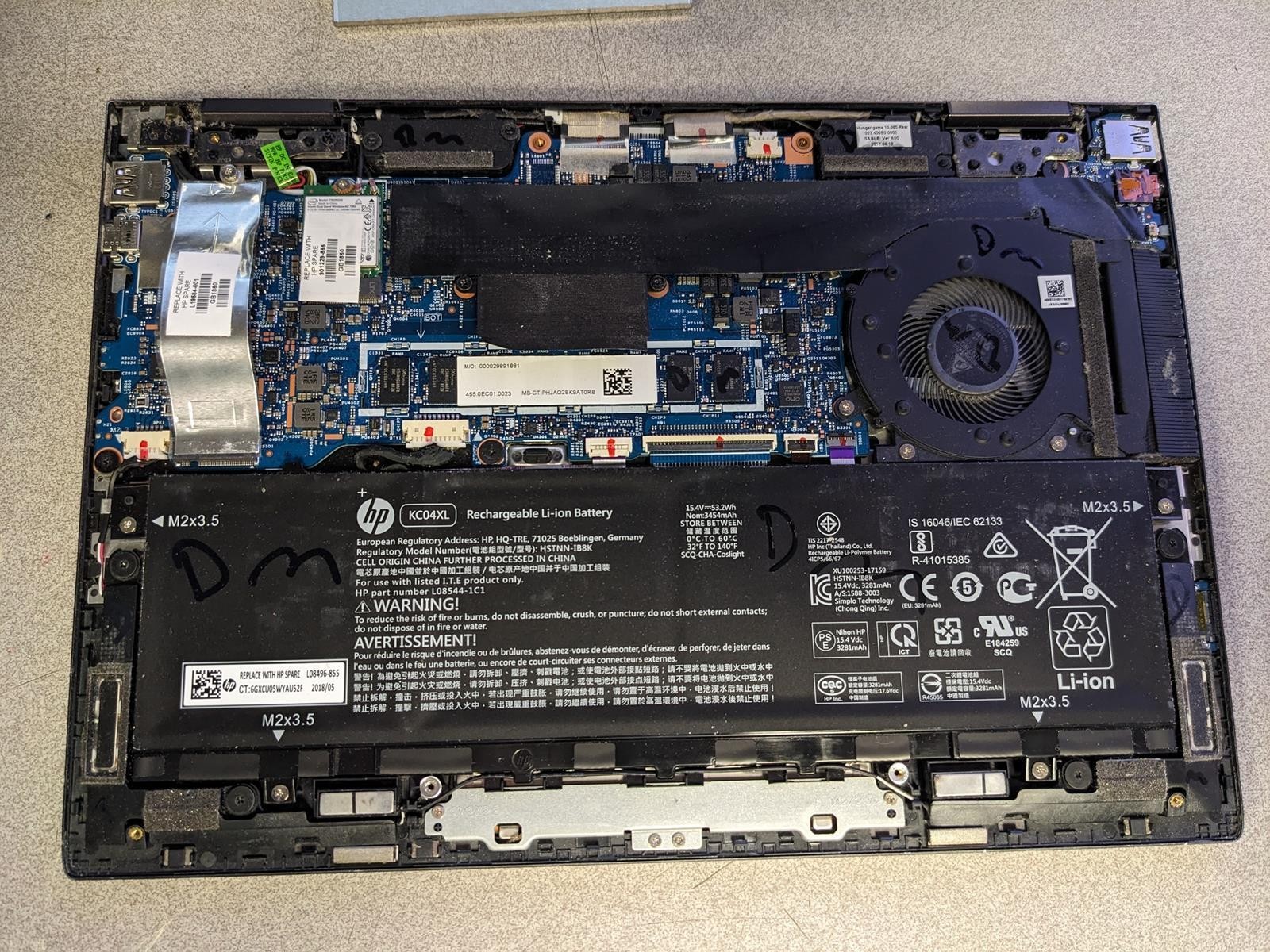 HP ENVY X360 M CONVERTIBLE AMD RYZEN 7 2700U @ 2.2GHz, 8GB RAM,NO HDD/OS-(PARTS)