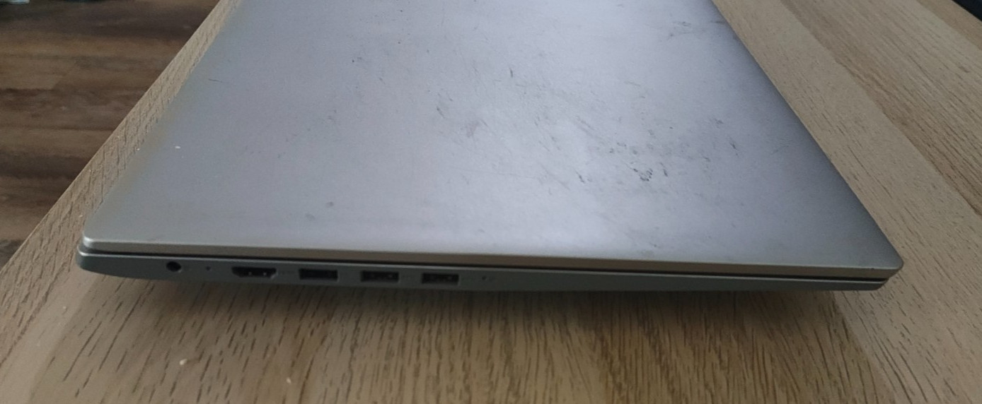 Lenovo IdeaPad 3 17IIL05 17.3” (512GB SSD, Intel Core i5-1035G1, 8GB RAM)
