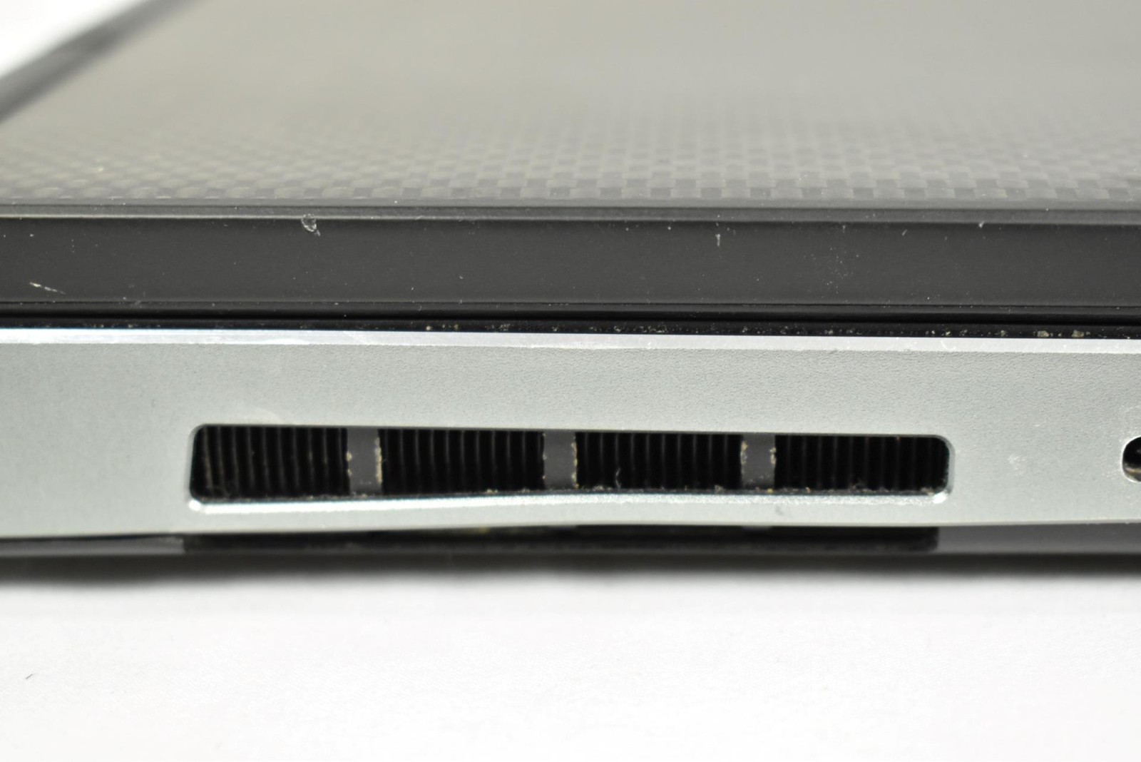 Dell Precision 7730 i7-8850H 2.6GHz 32GB 256GB SSD No OS 17.3″ Quadro P3200