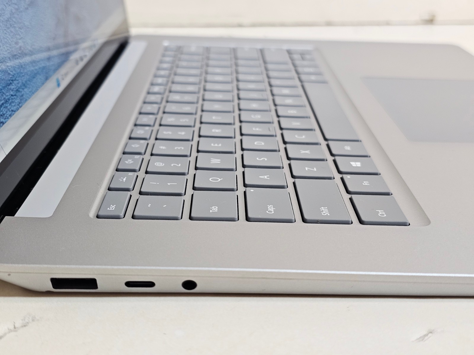 Microsoft Surface Laptop 3 1872 – i5-1035G7 8GB 128GB SSD – 15″ Touchscreen – SP