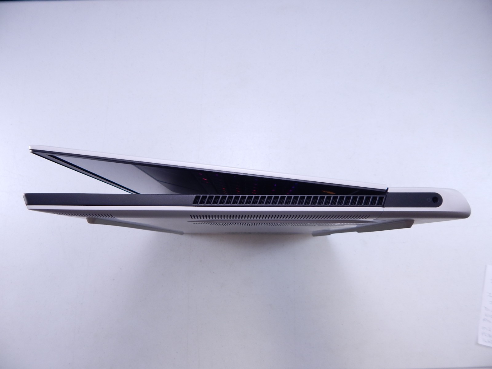 Alienware x17 R2 (17.3 in, 1TB SSD, Intel Core i9, 5.0GHz, 16GB,NVIDIA 3070Ti)