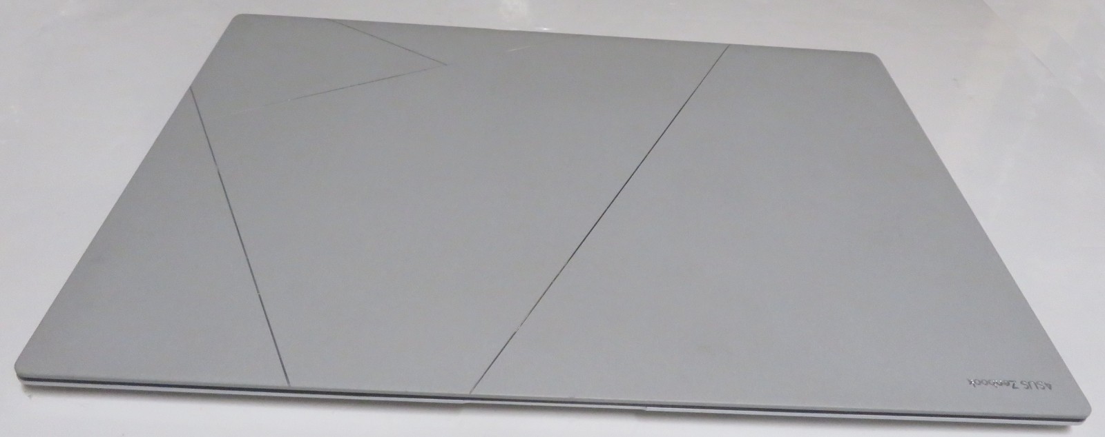 ASUS Zenbook S 16″ 3K OLED Touch AMD Ryzen AI 9 365 24GB RAM 1TB SSD White