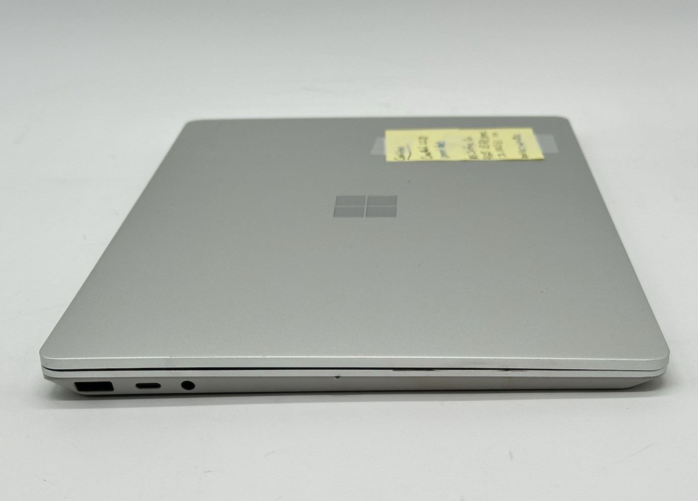 Microsoft Surface Laptop Go 12.4” (63GB eMM, Core i5-1035G1, 4GB RAM) No AC/OS