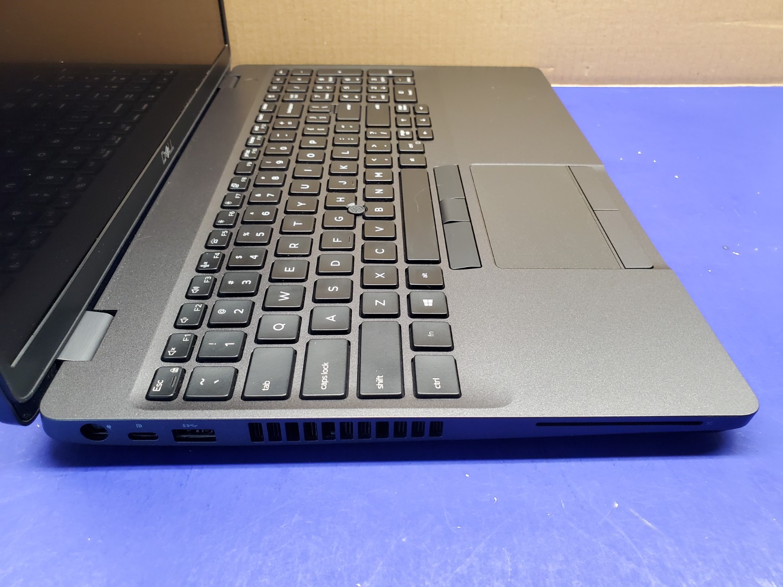 Dell Latitude 5500 i7-8665@1.9GHz 512GBssd 16GBram 15″ TOUCH 11pro “GRADE A”
