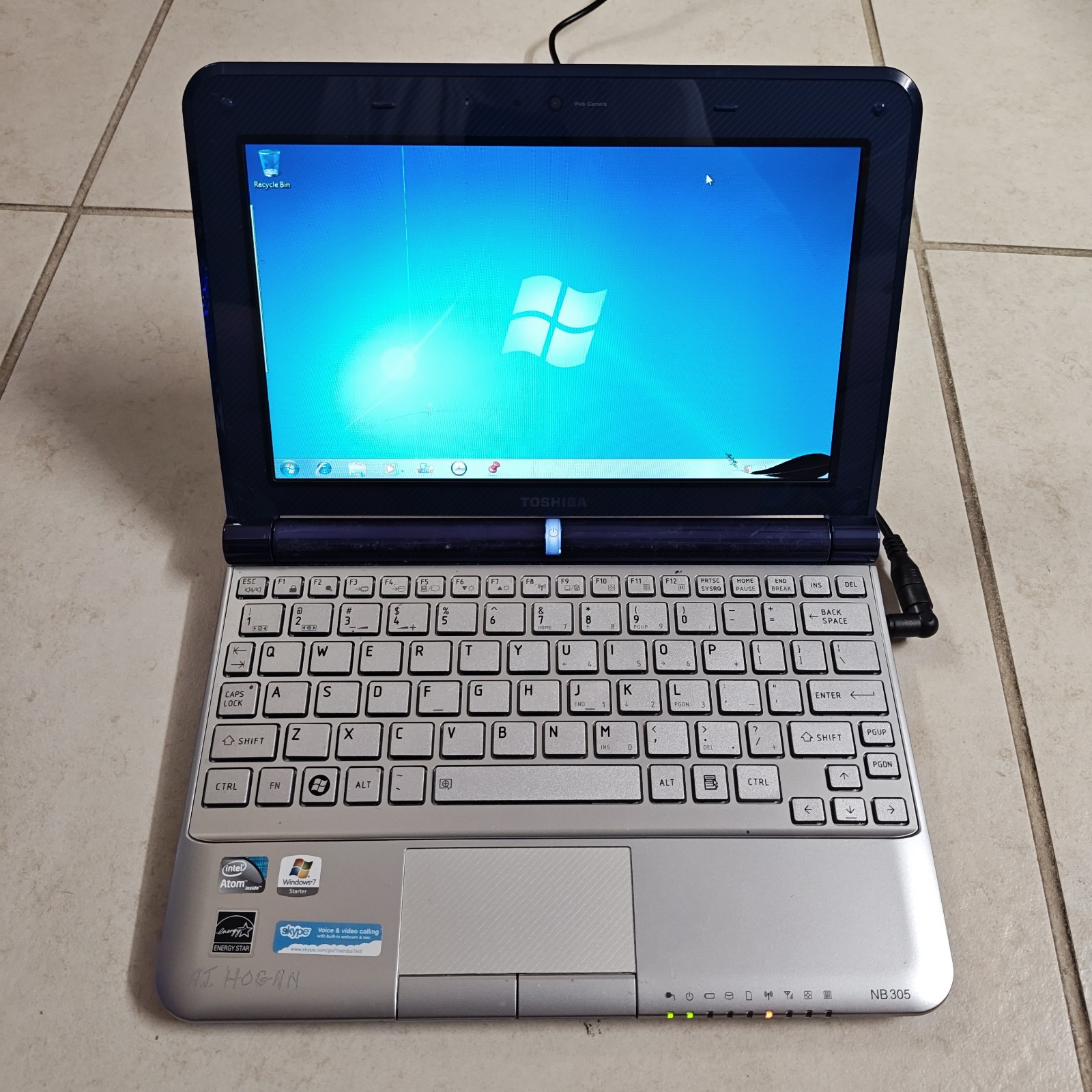 Toshiba NB305 Windows 7 Netbook – 250GB HDD/1GB RAM – READ DESC #3864