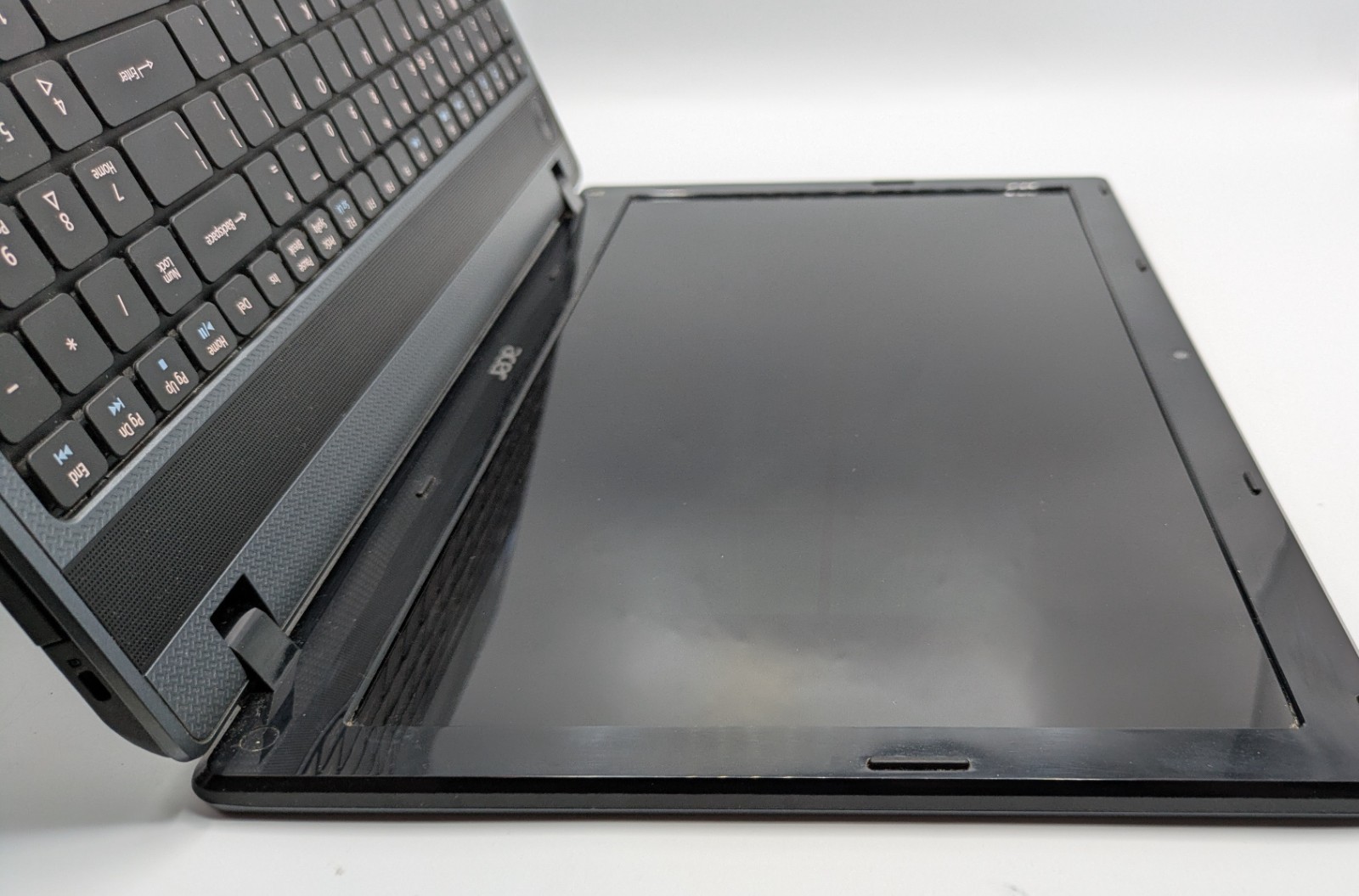 Acer Aspire Celeron 1.6 GHz 3 GB DDR3 320 GB HDD 15.6″ Laptop 5349-2804 WORKS