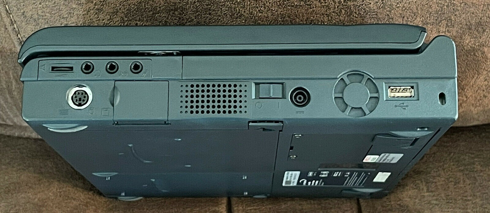 Fujitsu 166MHz MMX 32MB 1.6GB HDD USB CD Windows 95 98SE or 2000 Grade A Vintage