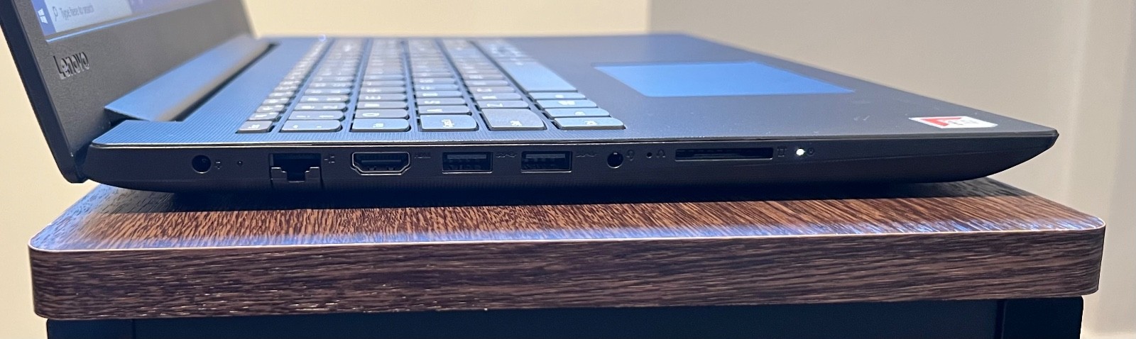 Lenovo IdeaPad 130-15AST – WXGA – AMD A6-9225 – 4GB RAM – 250GB SSD – Black