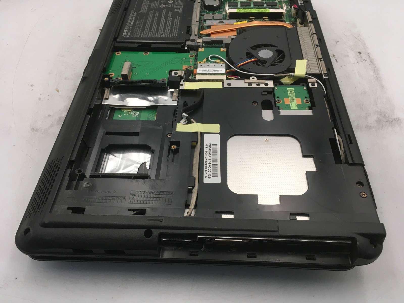 ASUS K61IC – BOOTS TO BIOS – INTEL DUAL CORE T4400 – 2GB RAM – READ DESCRIP – BB