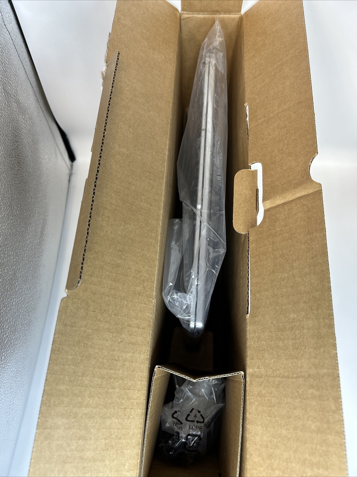 Lenovo IdeaPad Slim 5X 15.3″ Snapdragon X2+ 512GB / 16GB RAM *NEW -Open Box*