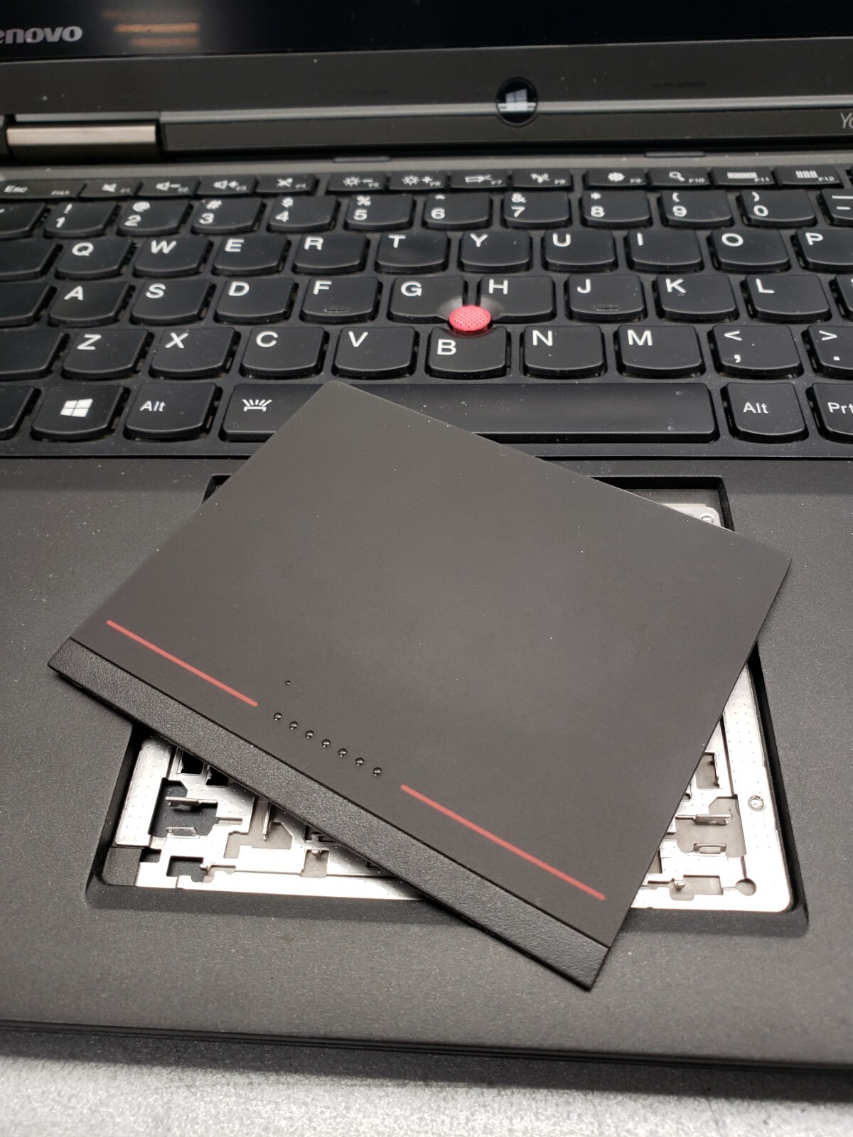 LENOVO THINKPAD YOGA Laptop w/ Intel Core i7-4500U 1.80 GHZ + 8 GB OP pre-instal