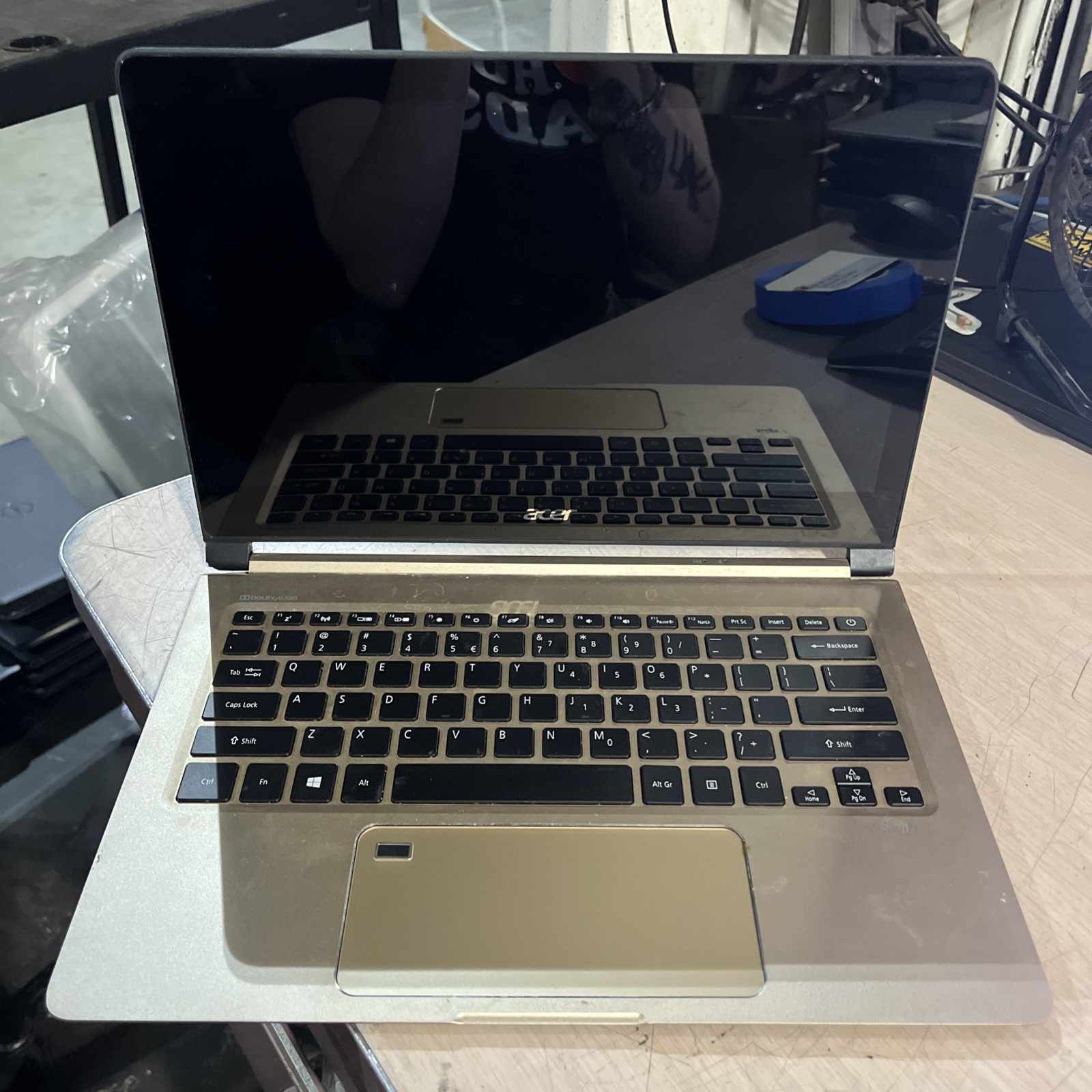ACER SWIFT 7 N16Q11 I7 8GB RAM NO HD