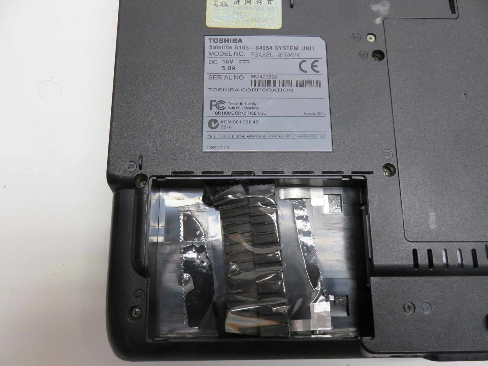 Toshiba Satellite A105-S4054 Laptop Intel Core Solo 500MB Ram – Lines in Screen