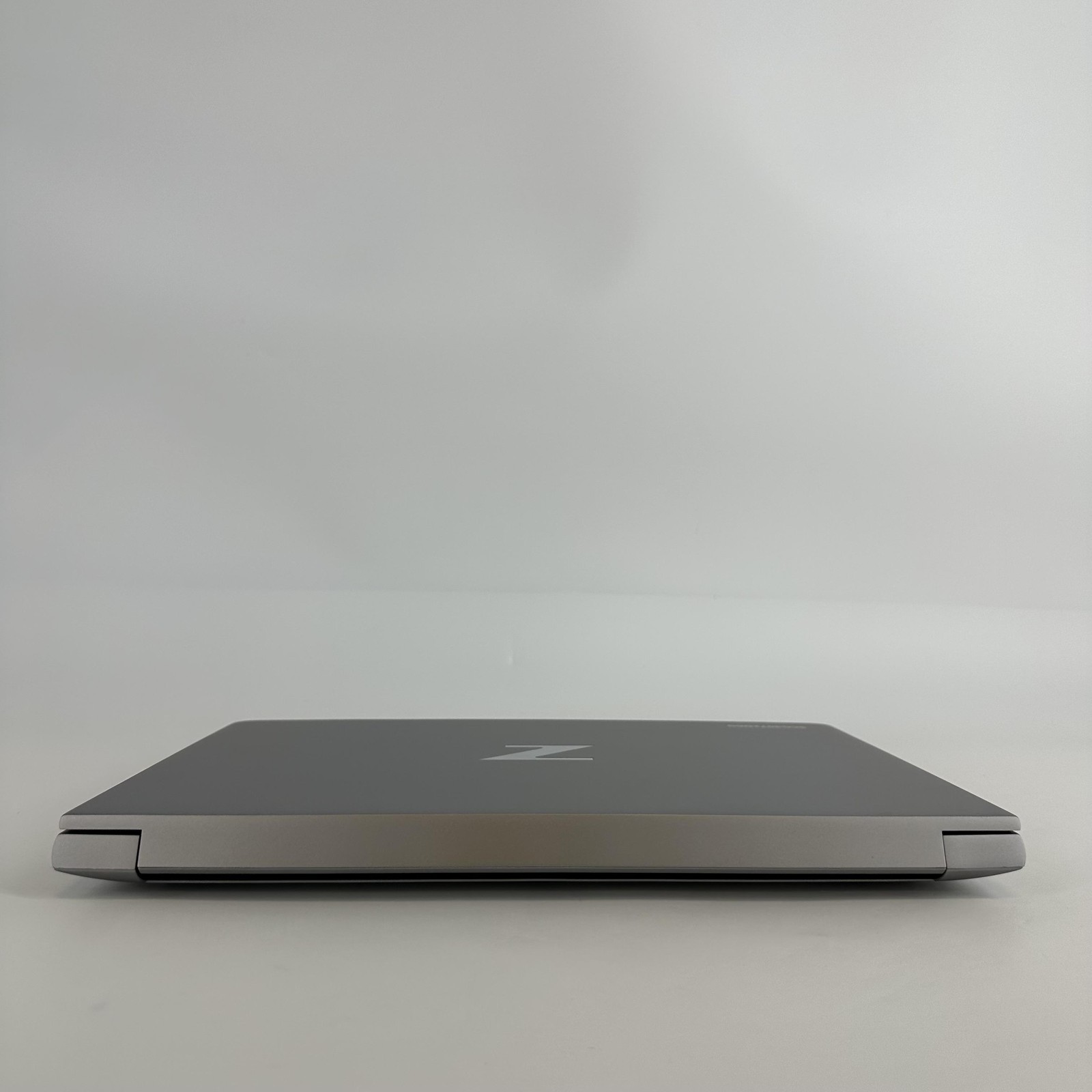 HP ZBook Fury 16 G9 FHD+ 2.1 GHz i7-12850HX 32GB 1TB SSD RTX A2000 Excellent