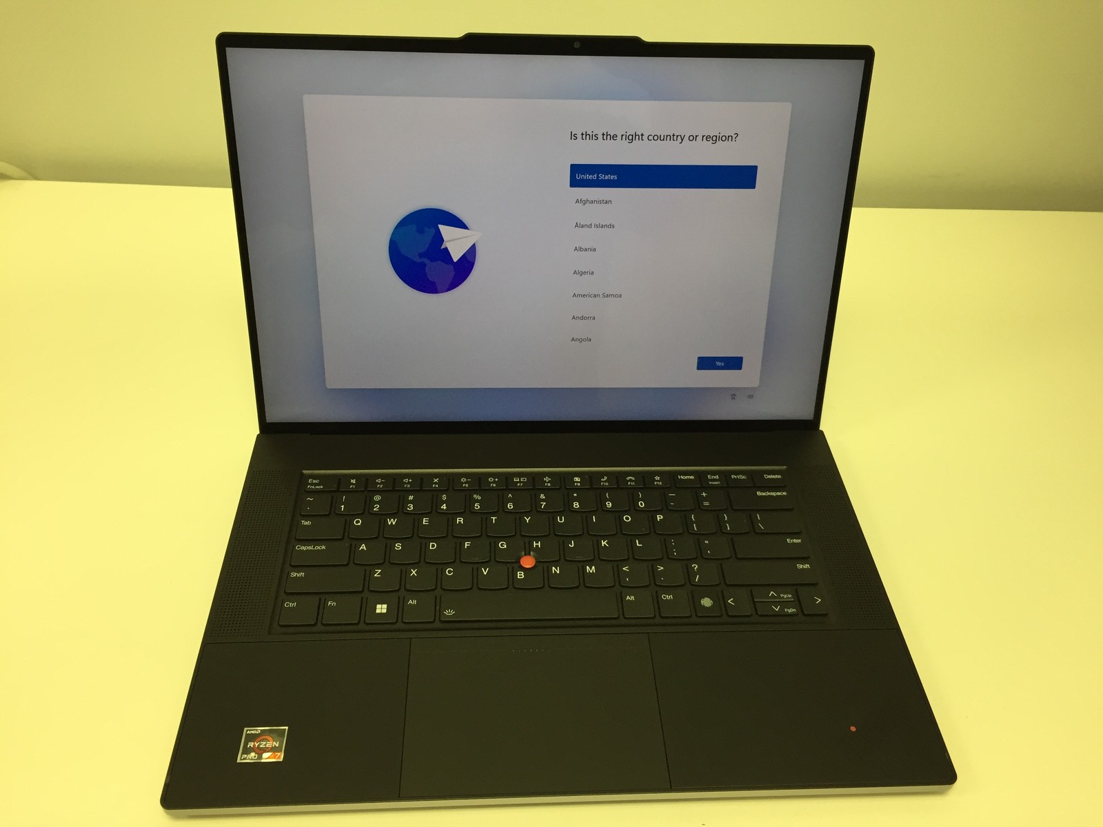 Lenovo ThinkPad Z16 Gen 1 21D4001WUS – AMD Ryzen 7 PRO 6850H 16GB RAM, 512GB SSD