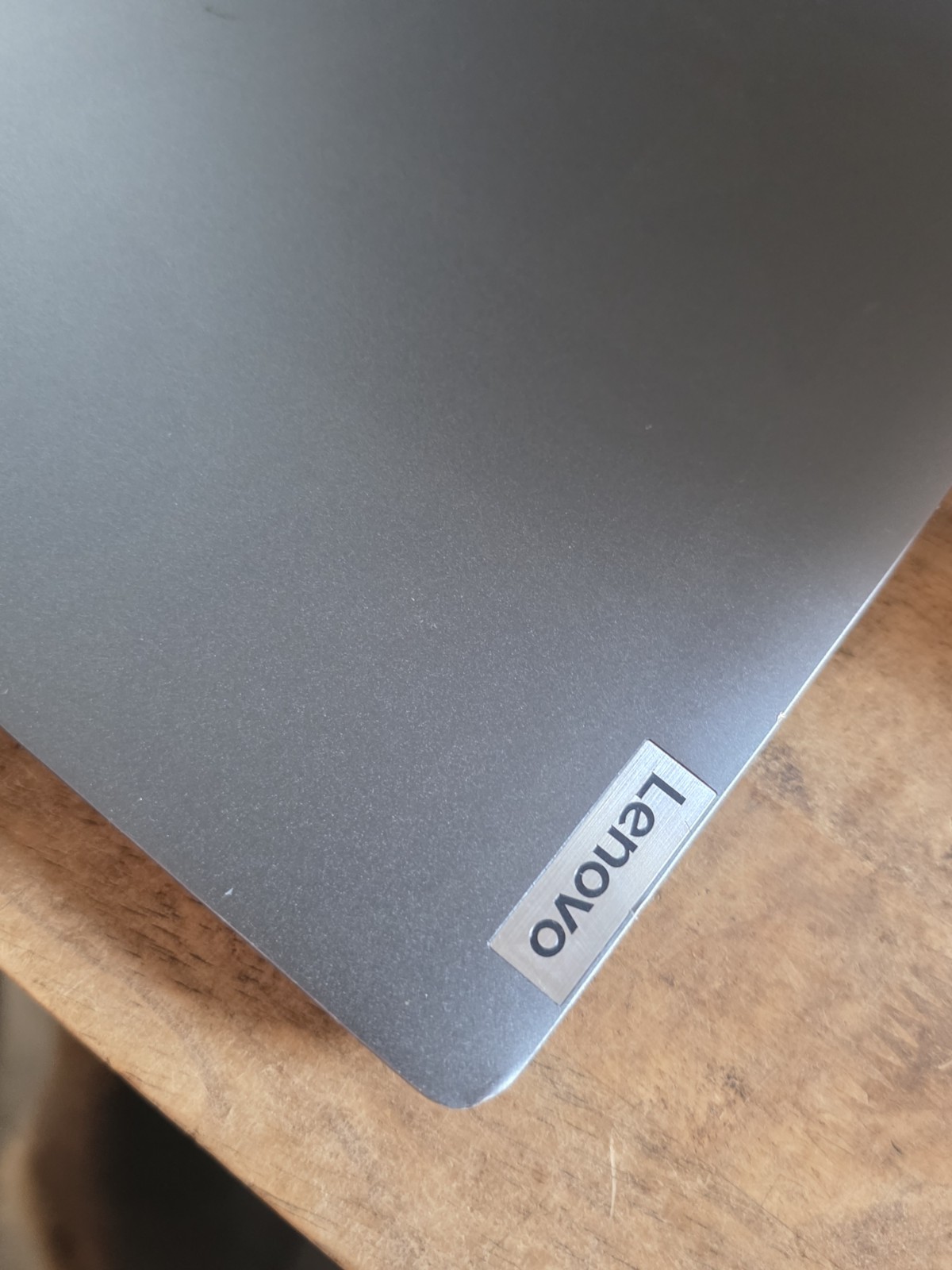 Lenovo Flex 7 14IRU8 14″ 2.2K Touch Intel Core i7-1355U 16GB 1TB SSD Pow