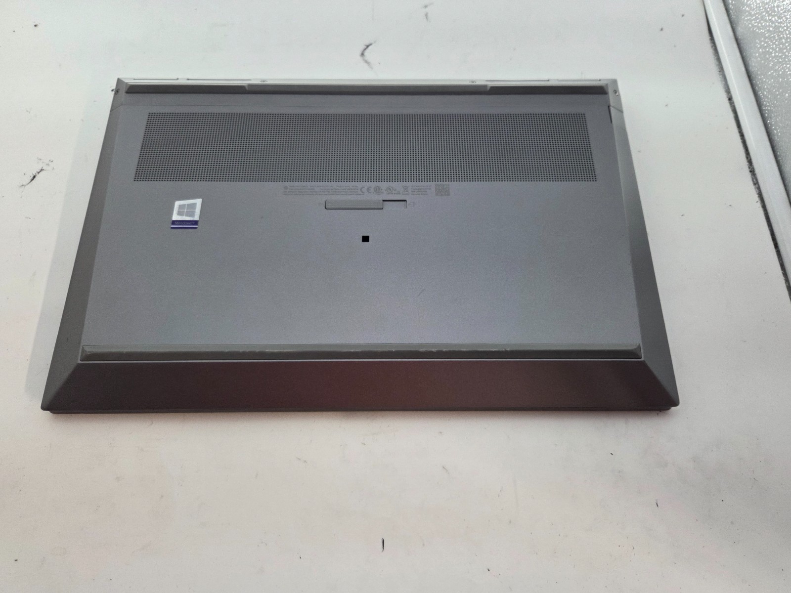ZbookFuryG7 Gamer w/charger.Hybrid Gfx.i7-10850H(6Cores).16GB.256GB NVMe..15″FHD