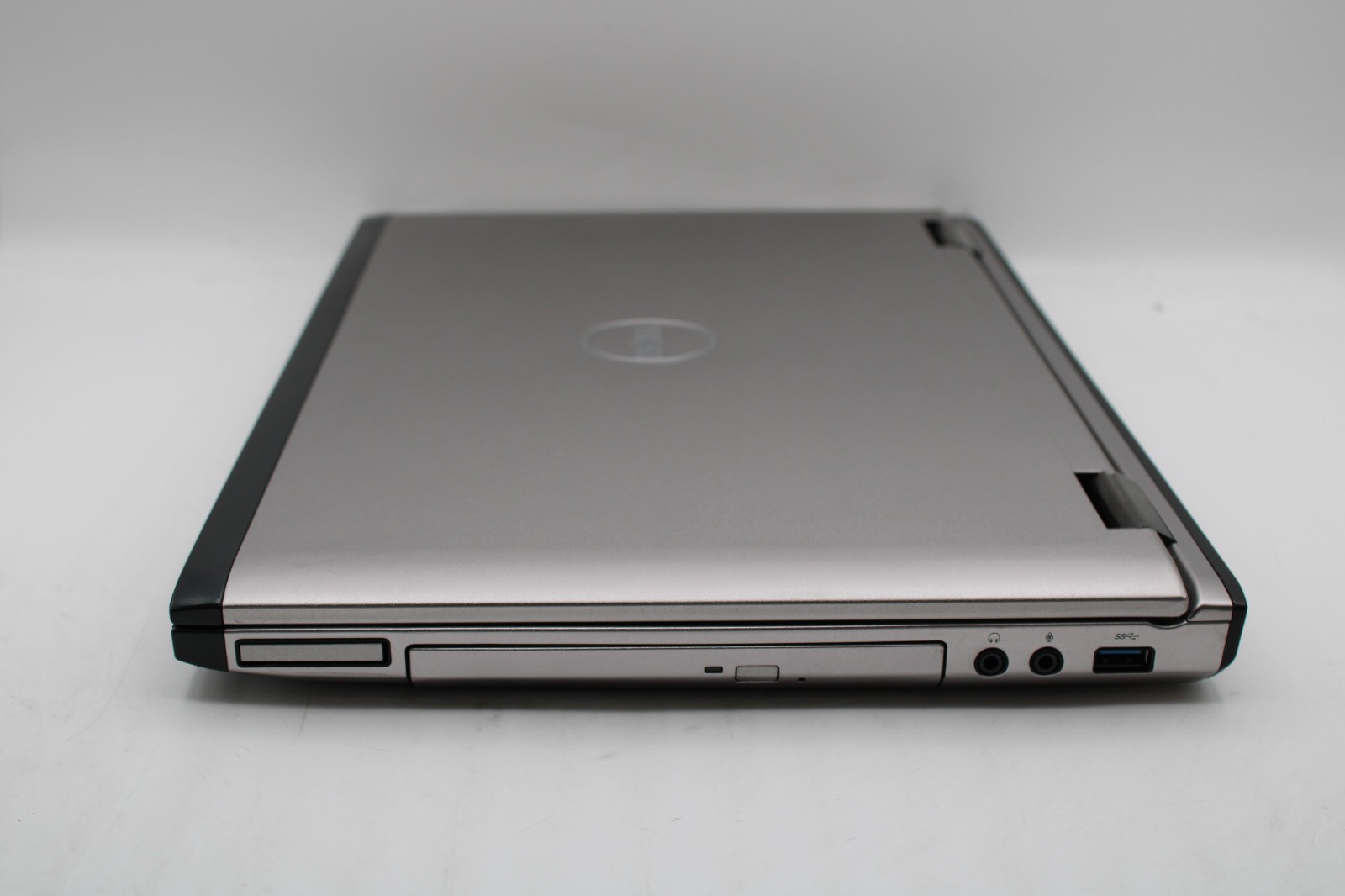 Dell Vostro 3555 _ AMD A8-3500M @ 1.5 _ 4GB RAM _ Radeon HD _ No SSD / OS