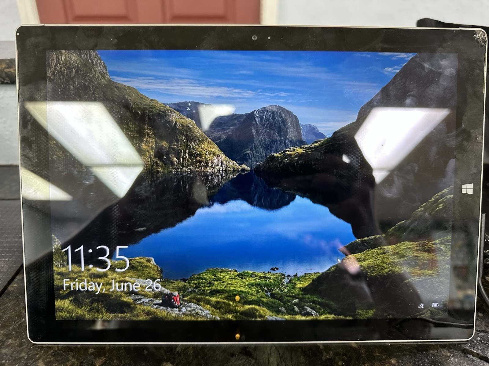 Microsoft Surface Pro 3 12 inch (256GB, Intel Core i5 4th Gen., 1.9GHz, 8GB)…