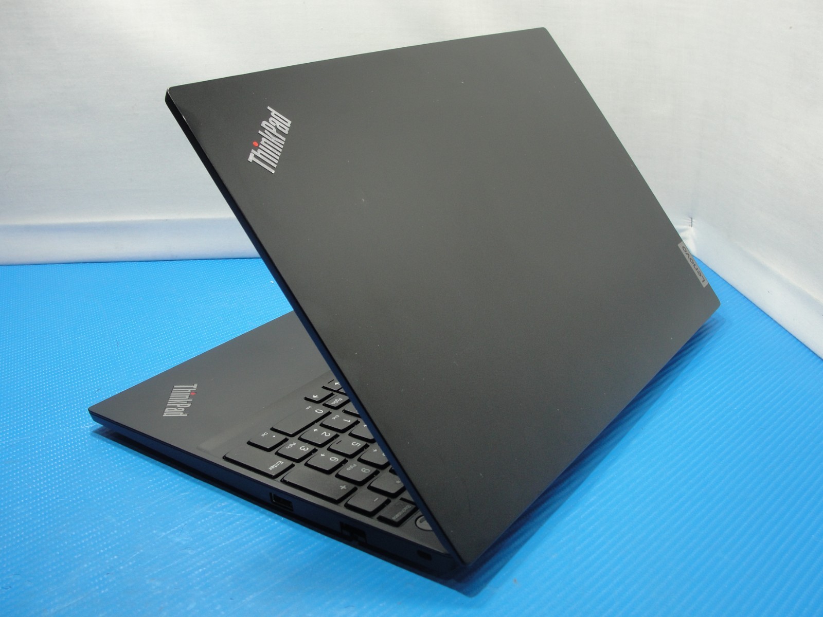 Lenovo ThinkPad E15 Gen 4 15.6″ FHD Intel i5-1235U 1.3GHz 8GB 512GB SSD W11P+PA