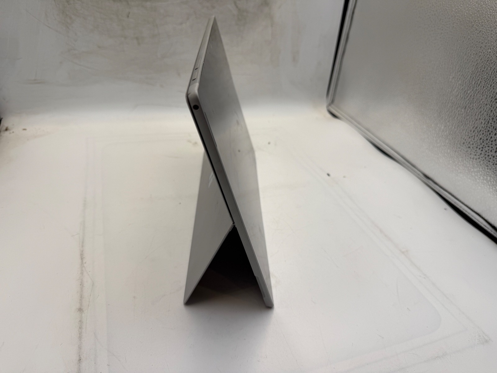 Microsoft Surface Pro 7+ 1960 i5-1135G7 2.4GHz NO SSD 8GB DDR4 Silver
