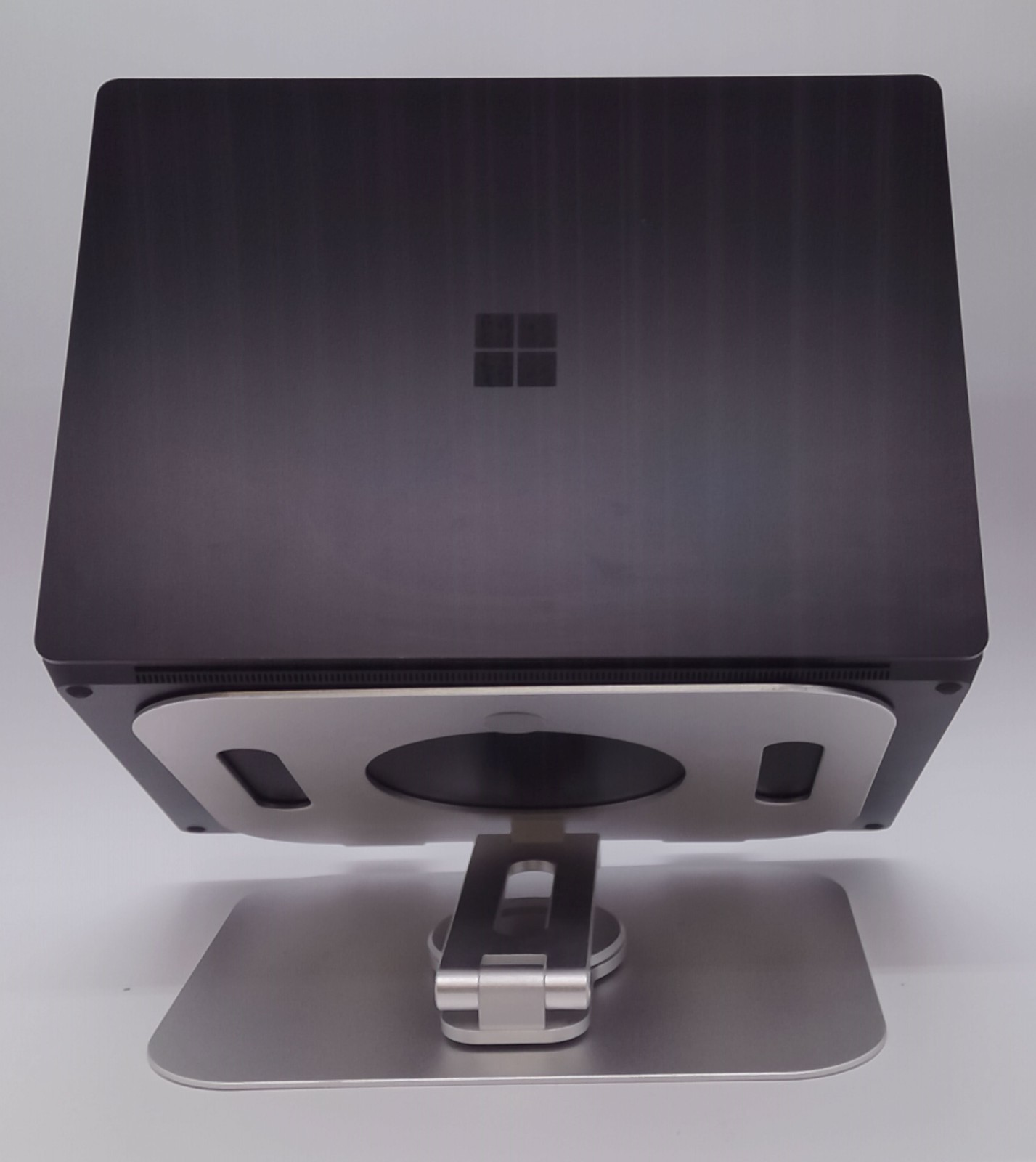 Microsoft Surface Laptop 5 13.5″ Touch i7-1265U 1TB NVMe 32GB W11P USED – W/ AC