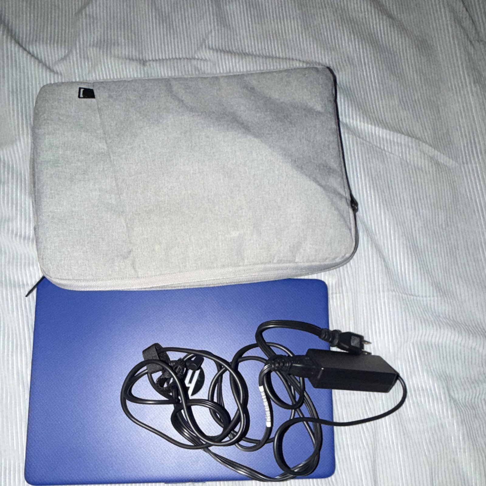 HP 14in Blue Laptop Intel Core i9 9th Gen w/ Charger Sleeve USB 3.0 HDMI BUNDLE