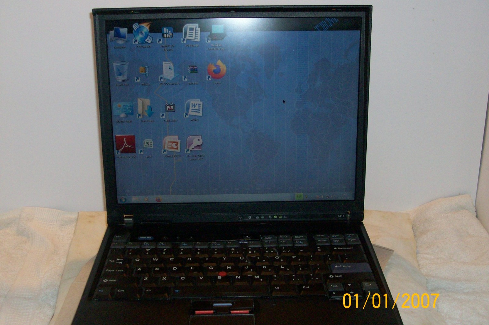 IBM ThinkPad Laptop T41P LAST OFFICIAL IBM MODEL Windows 7 w/USB Wifi and PCMCIA