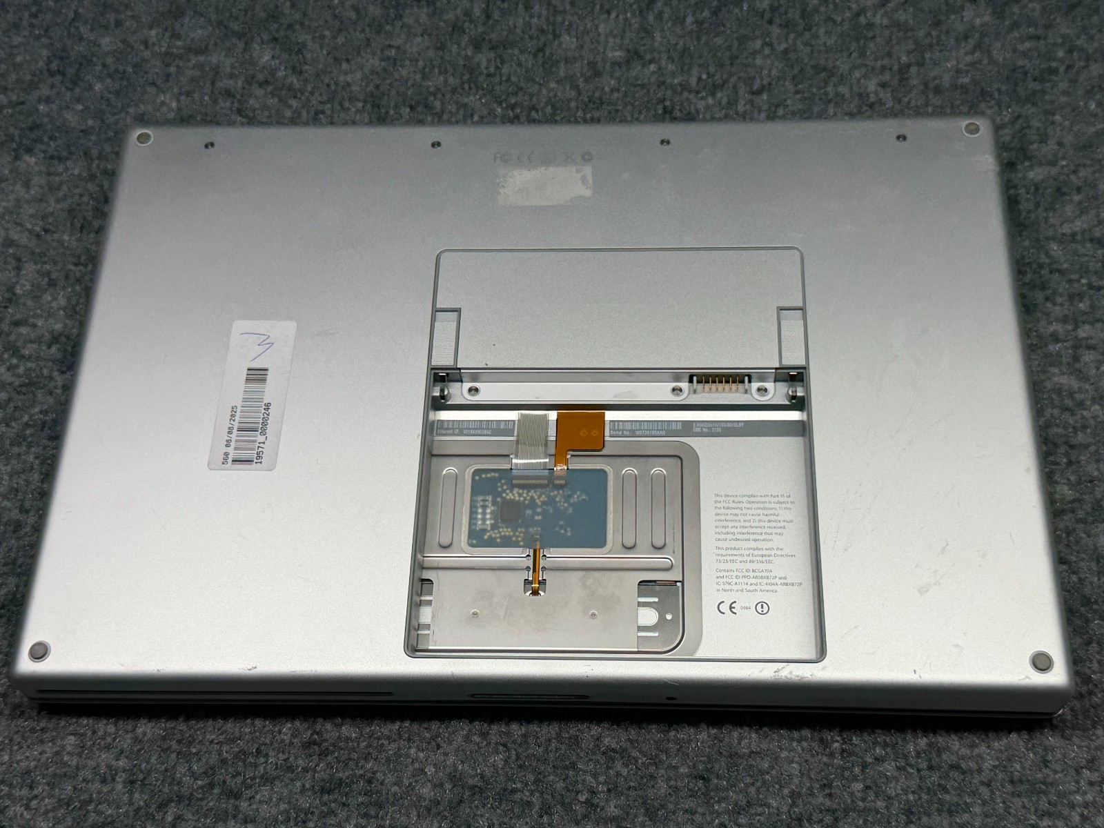 Apple MacBook Pro A1226 15″ Laptop Core 2 Duo T7800 2.60GHz 2GB RAM 200GB HDD