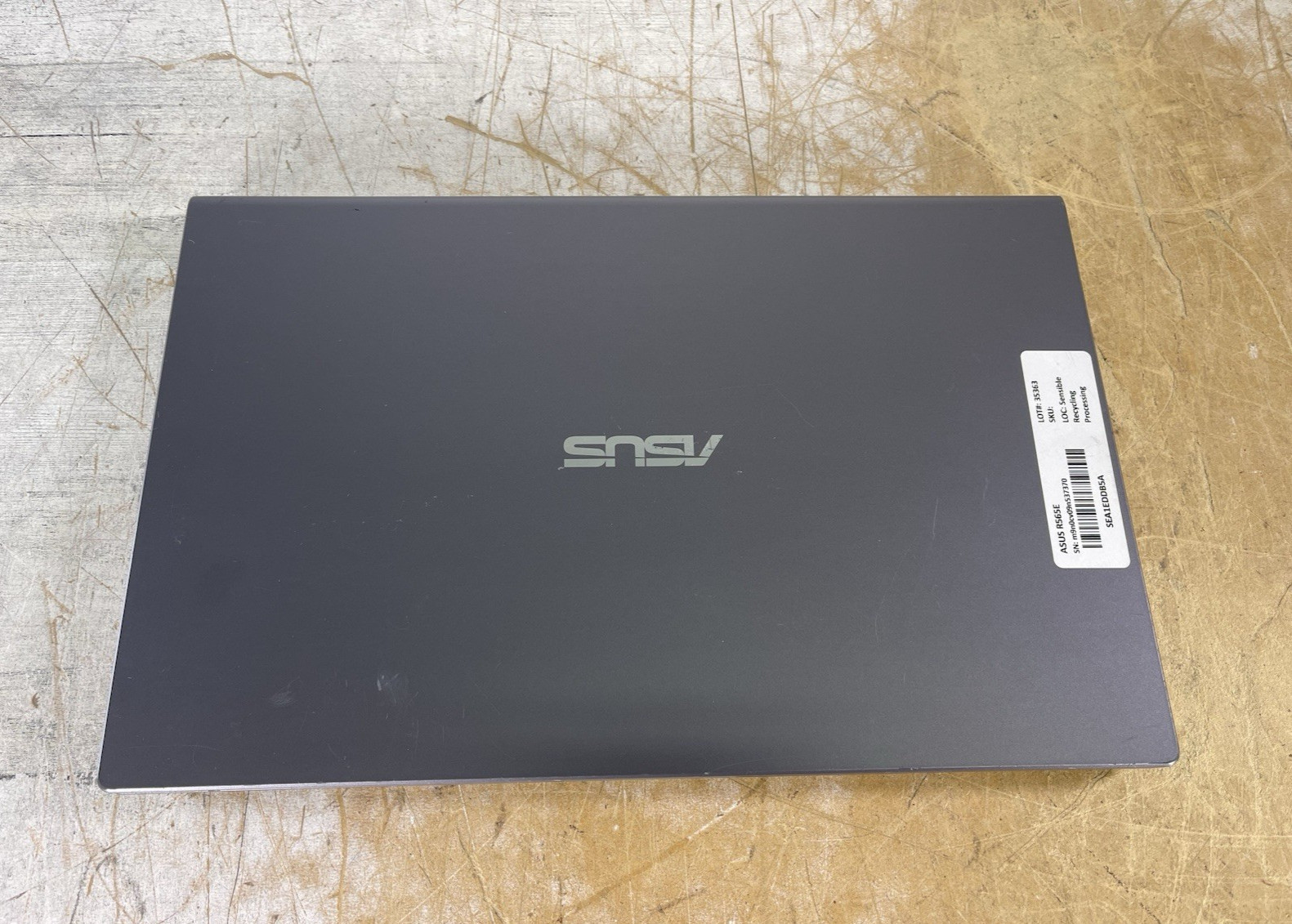 ASUS VIVOBOOK R565E i5-1135G7 @ 2.40GHz, 8GB RAM, NO HDD/OS