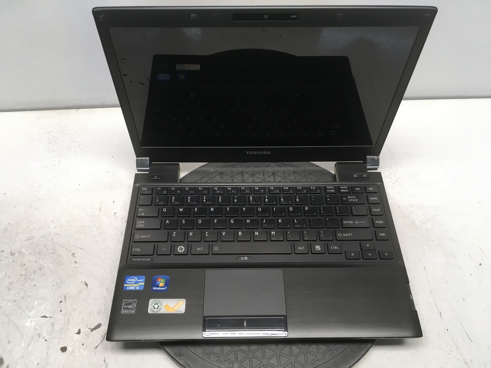 Toshiba Portege R835-P56X Intel i5-2410M 2.3GHz 4 GB NO HDD No Batt