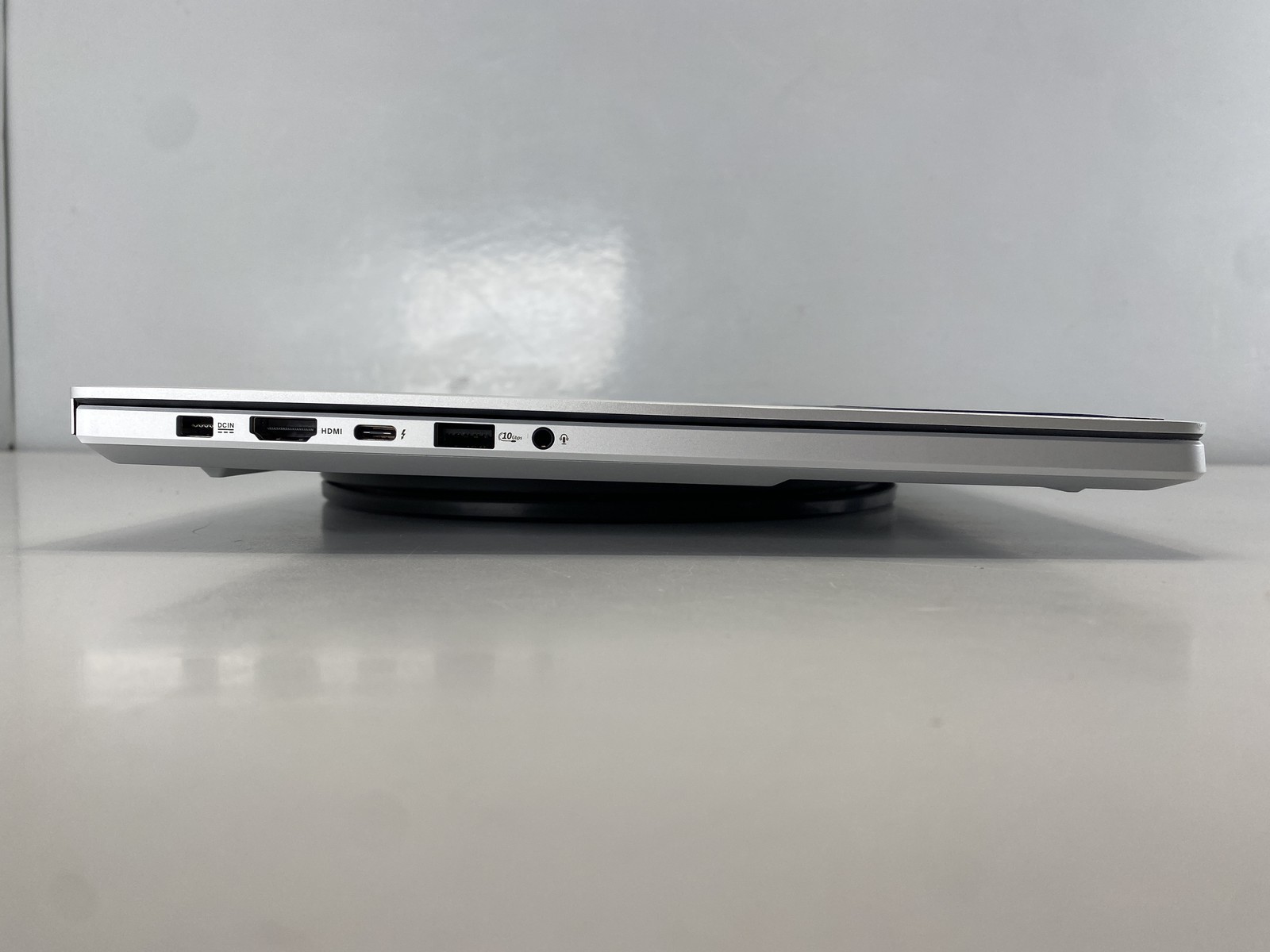 Asus Laptop ROG Zephyrus G16 GU605CX 16″ Intel Core Ultra 9 285H 2TB RTX 5090