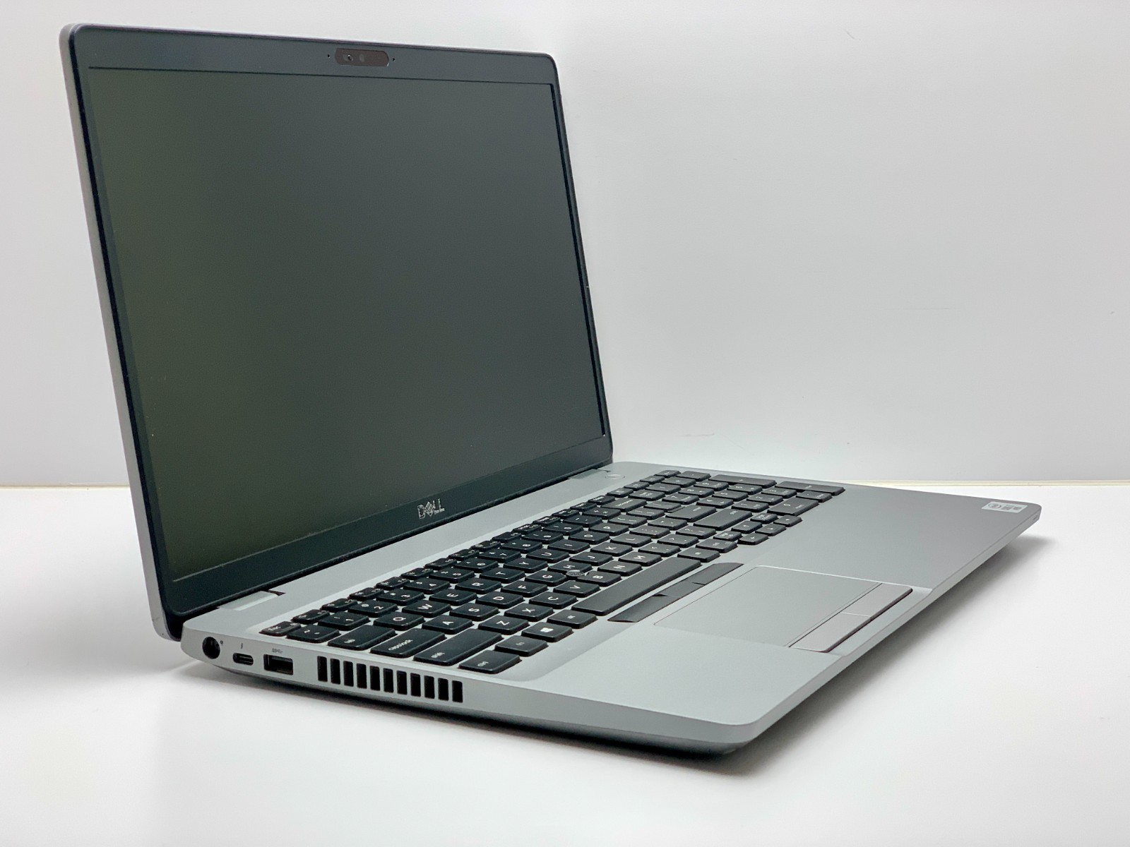 Dell Latitude 5511 | i7-10850H | 8GB RAM | 256GB NVMe | LINUX