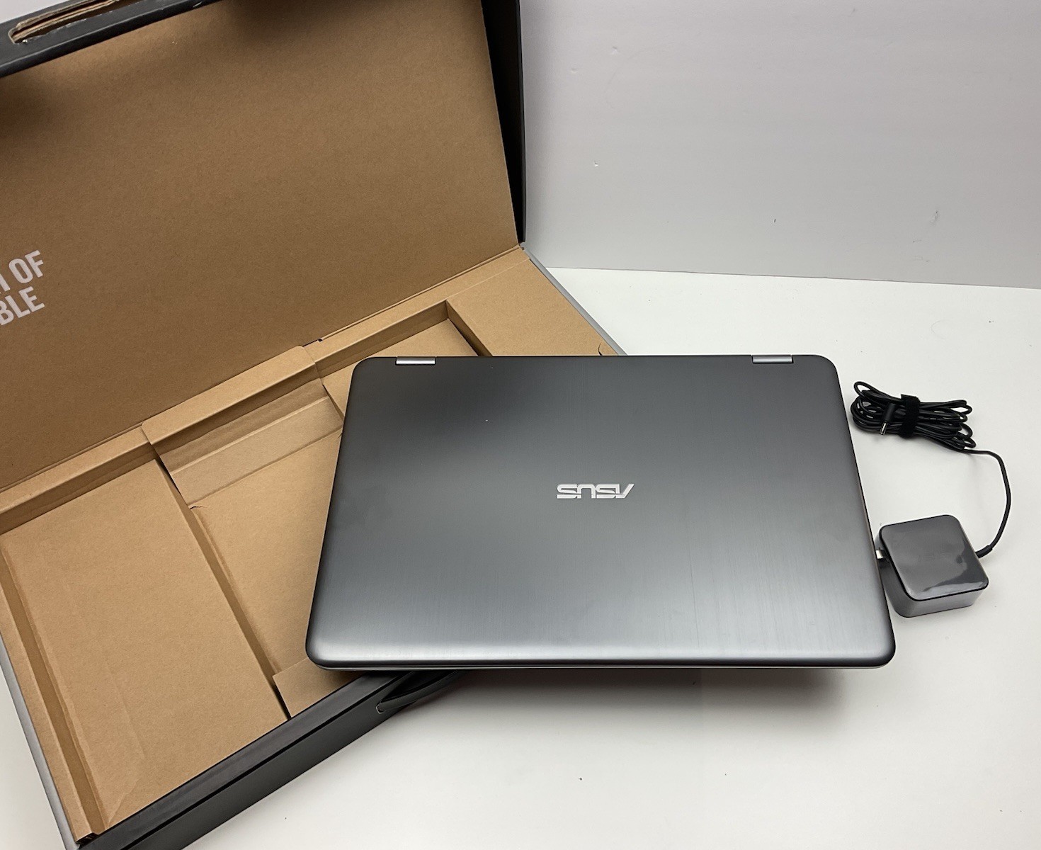 ASUS Vivobook Flip R518U 15.6 Touch Laptop i5-7200U 8Gb NO HDD FOR PARTS