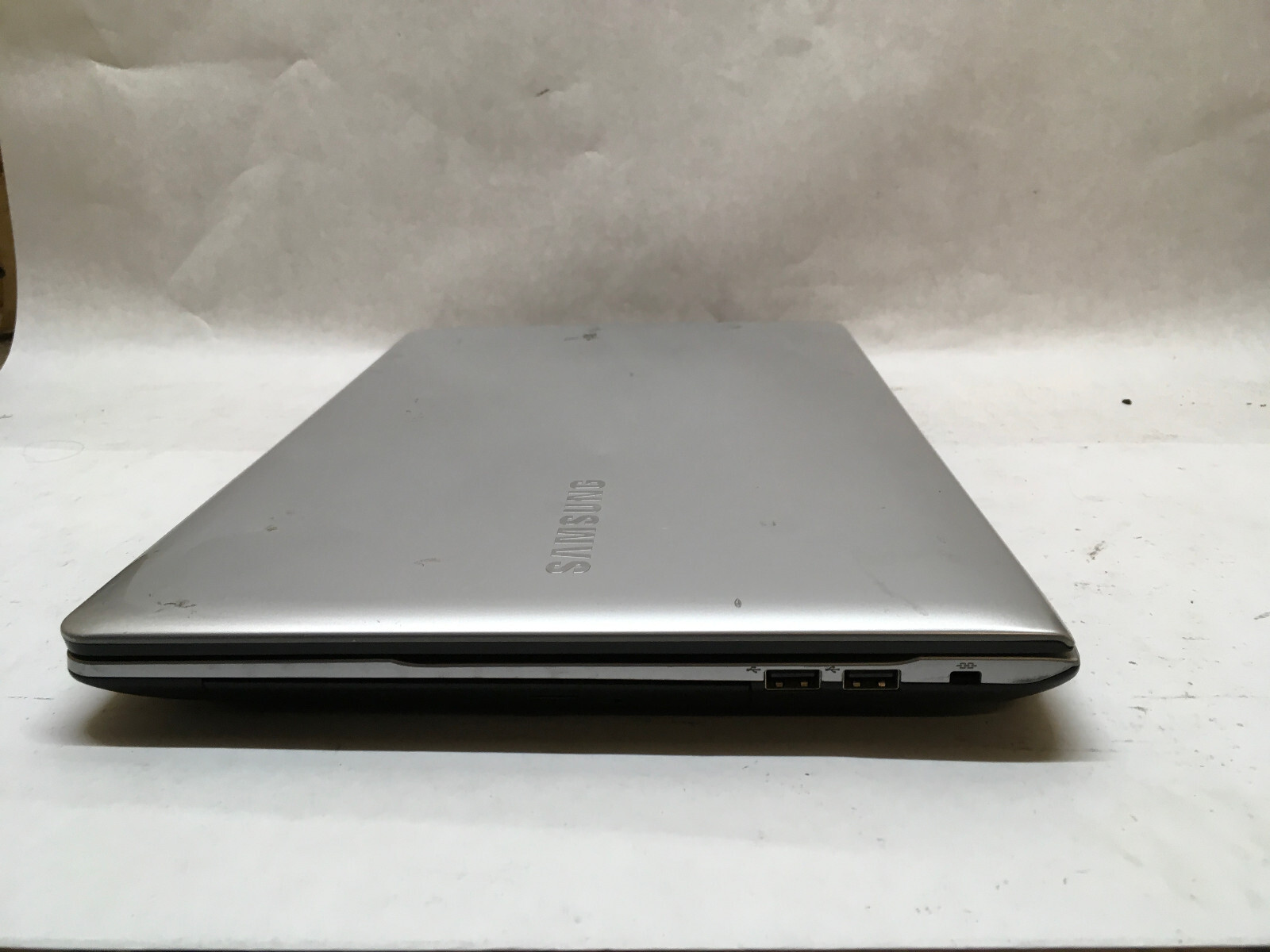 Toshiba Notebook NP300ESE 15″ Core i3 3rd Gen FOR PARTS, BROKEN SCREEN -EQ