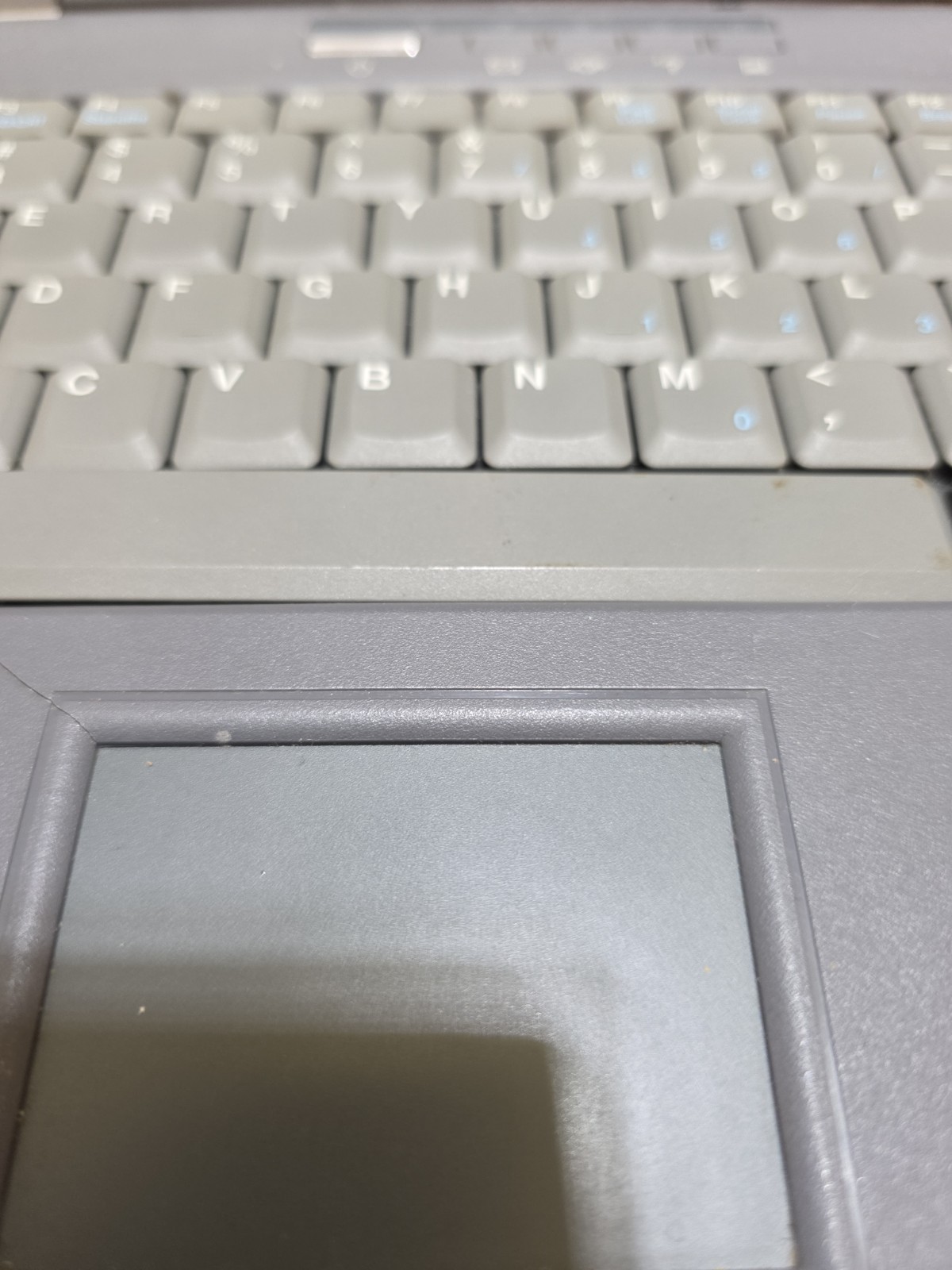 Gateway 450ROG 15in Screen Silver Laptop Computer CD/DVD RW Parts Only W Charger