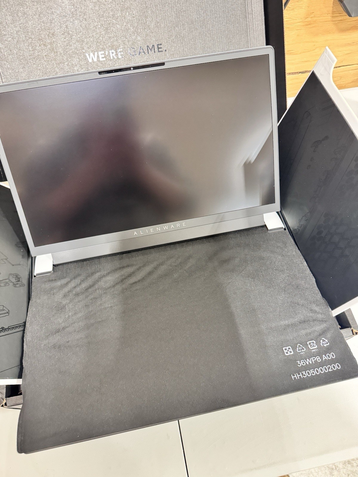 Alienware x17 R1 Laptop Lunar Light 17.3” Display (SEE DETAILS & DESCRIPTION)
