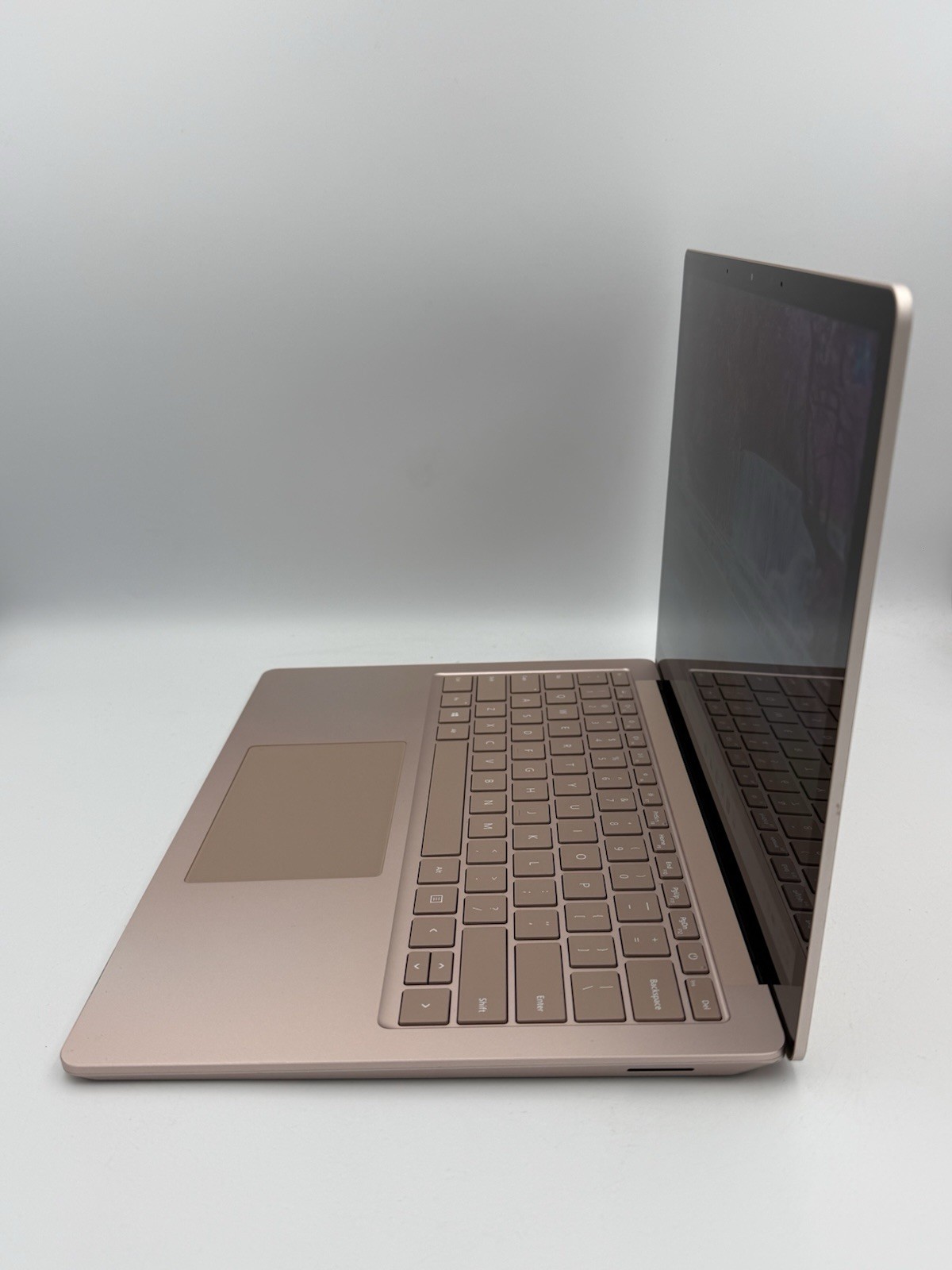 Microsoft Surface Laptop 4 13.5” Sandstone – Ryzen 5 | 16GB RAM | 256GB – 56C