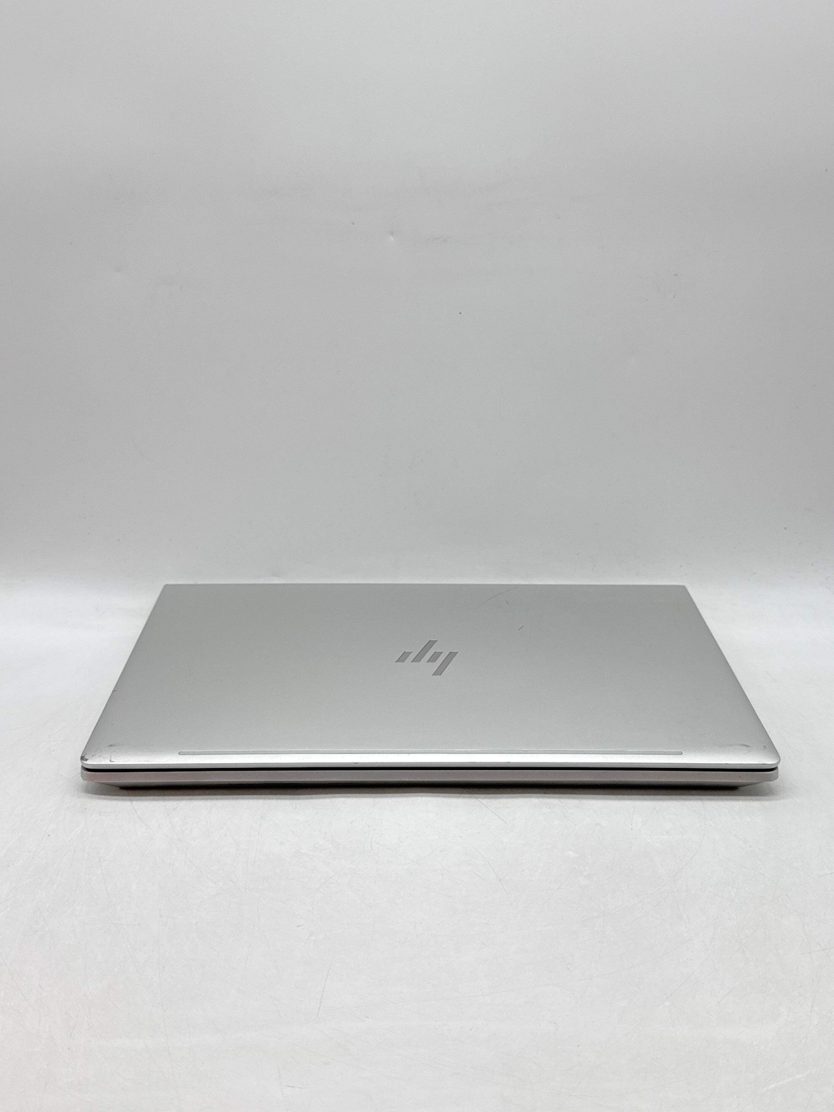 HP EliteBook 640 G10 14.0″ FHD Touch Core i5-1335U 1.30GHz 256GB SSD 8GB RAM