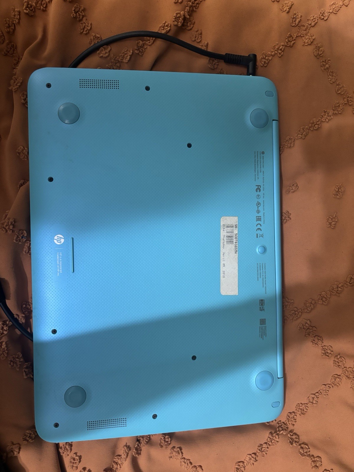 Teal and white HP 2018 Chromebook slightly used with charger