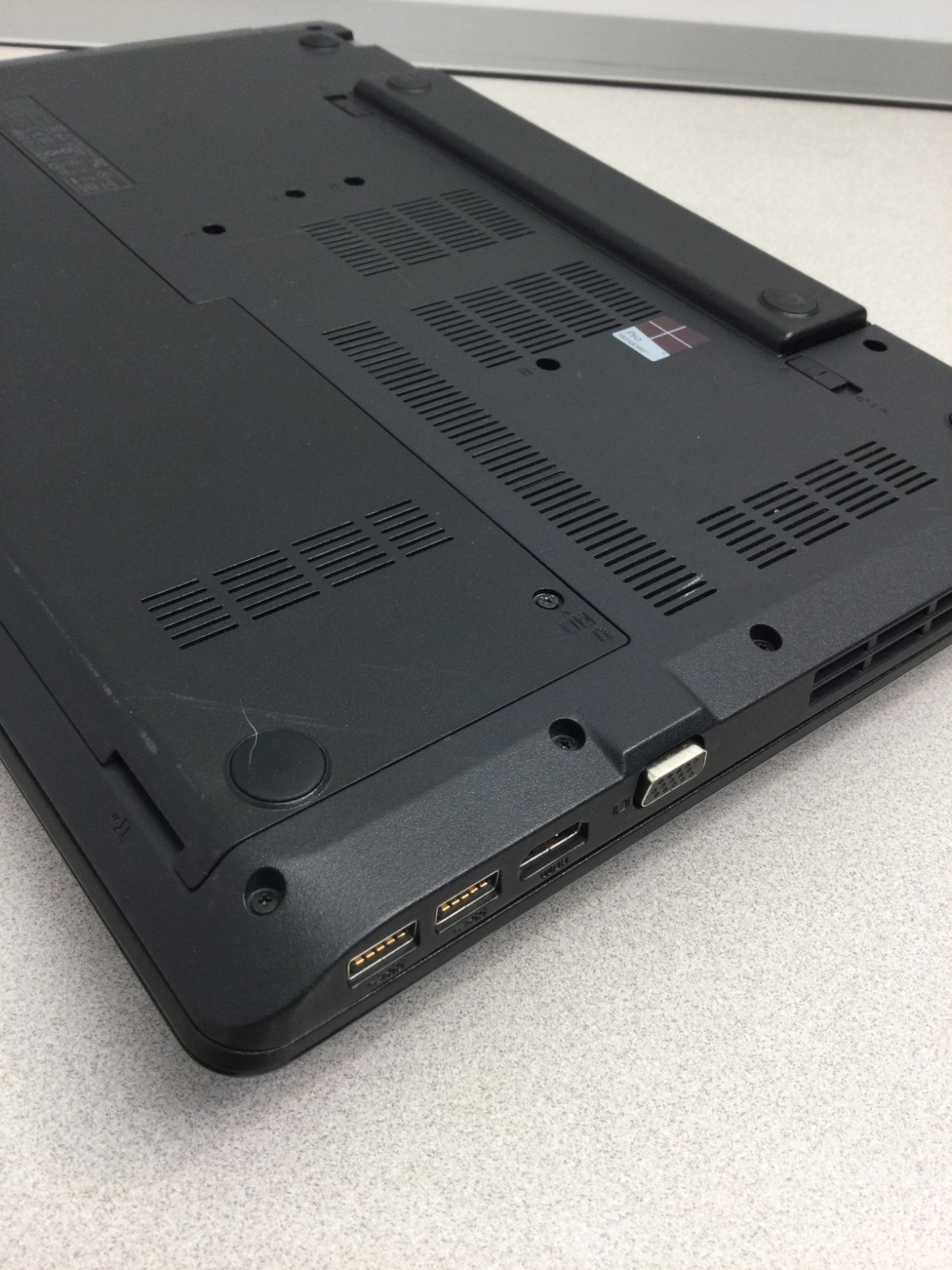 Lenovo ThinkPad E570 15.5″ i5-7200U 2.50GHz 16GB RAM 256GB SSD WIN 11 PRO