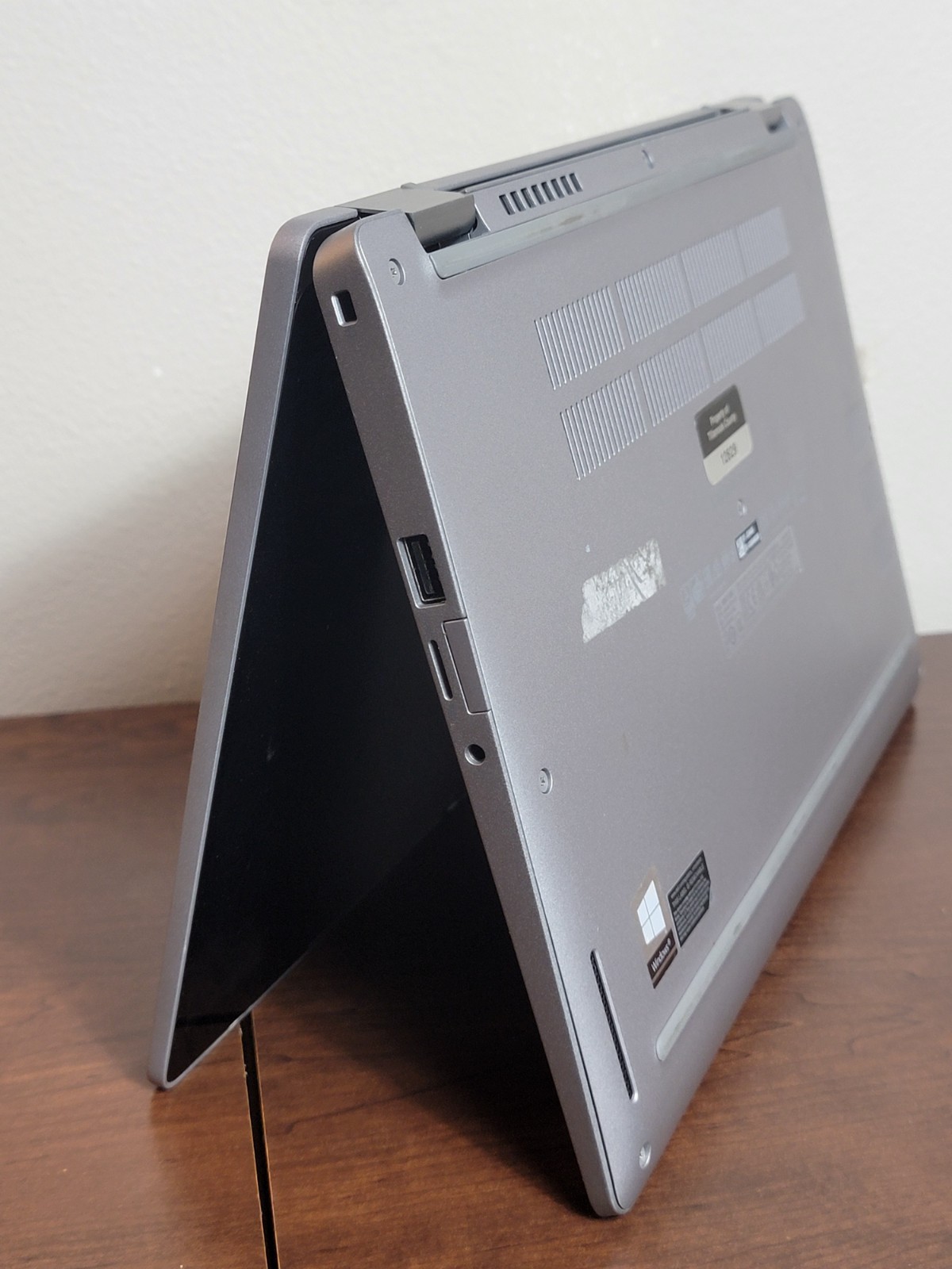 Dell Latitude 5310 2-in-1 13.3″ FHD Touch i5 10th Gen 8GB 256GB NVMe w/Charger