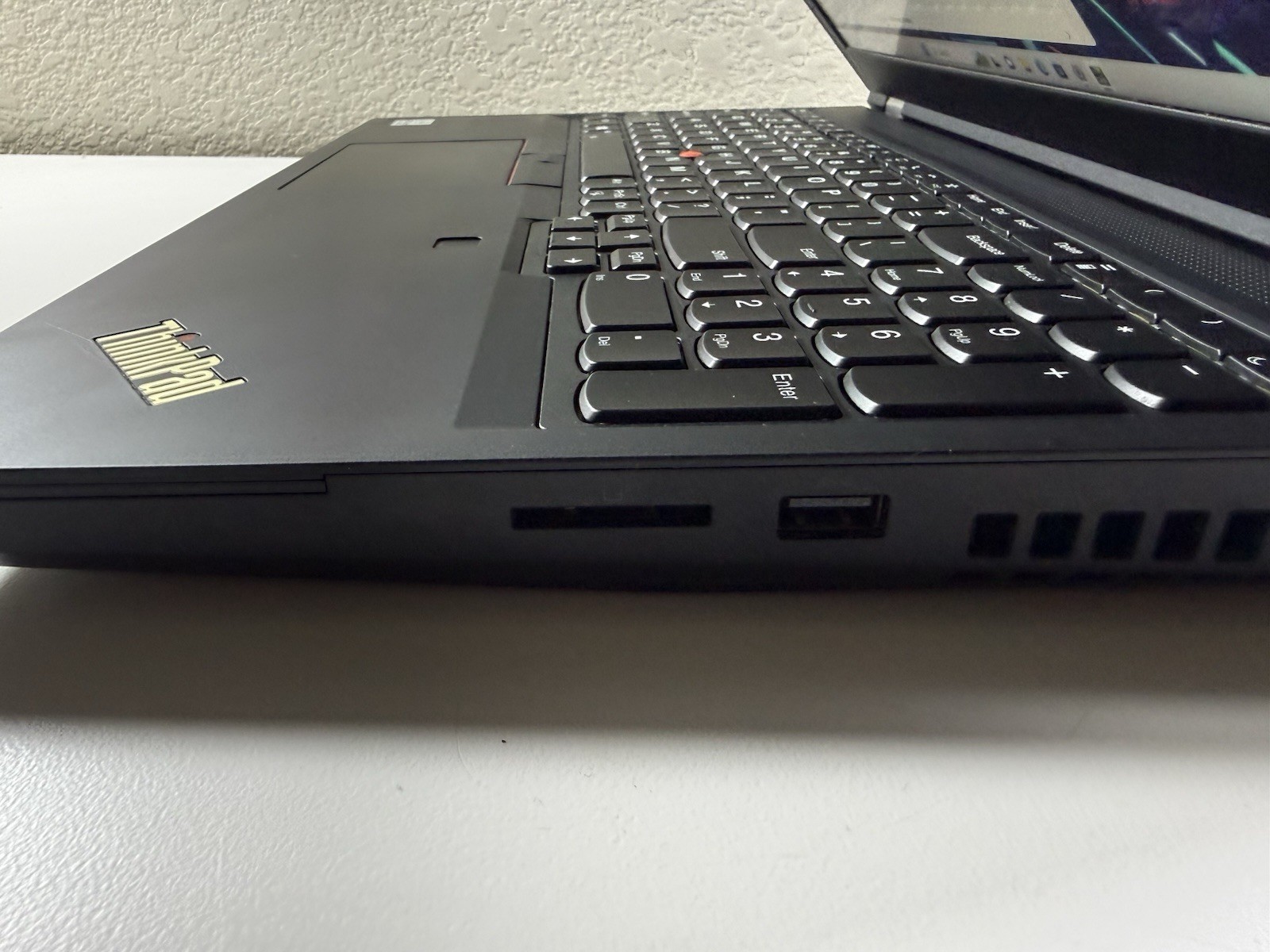 LENOVO THINKPAD P15 GEN 1 | CORE I7-10850H 512GB 8GB RAM WIN 11 NVIDIA T1000