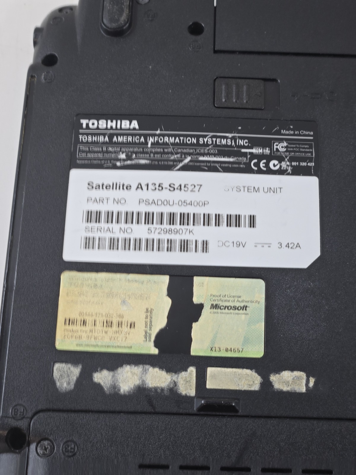 Toshiba Satellite A135-S4527 Laptop / Charger Sold As Parts