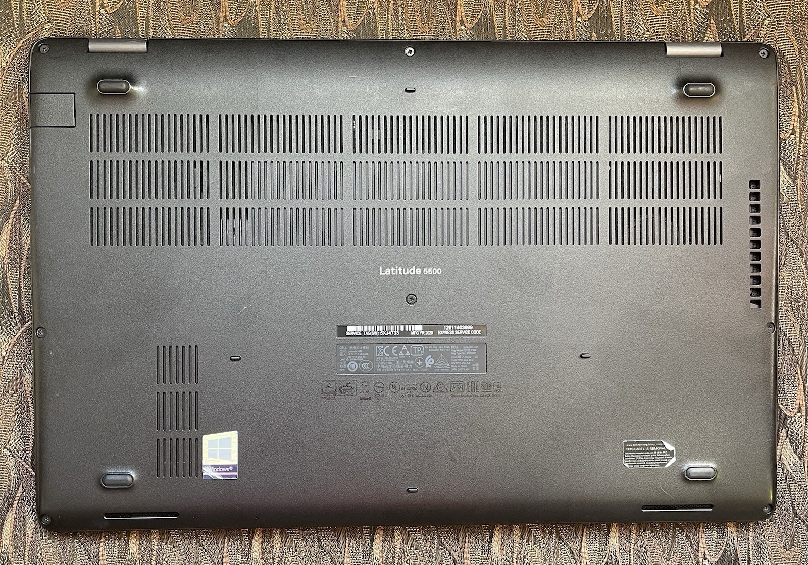 Dell Latitude 5500 15.6″ i5-8265U 8GB RAM 256GB SSD FHD Win11pro