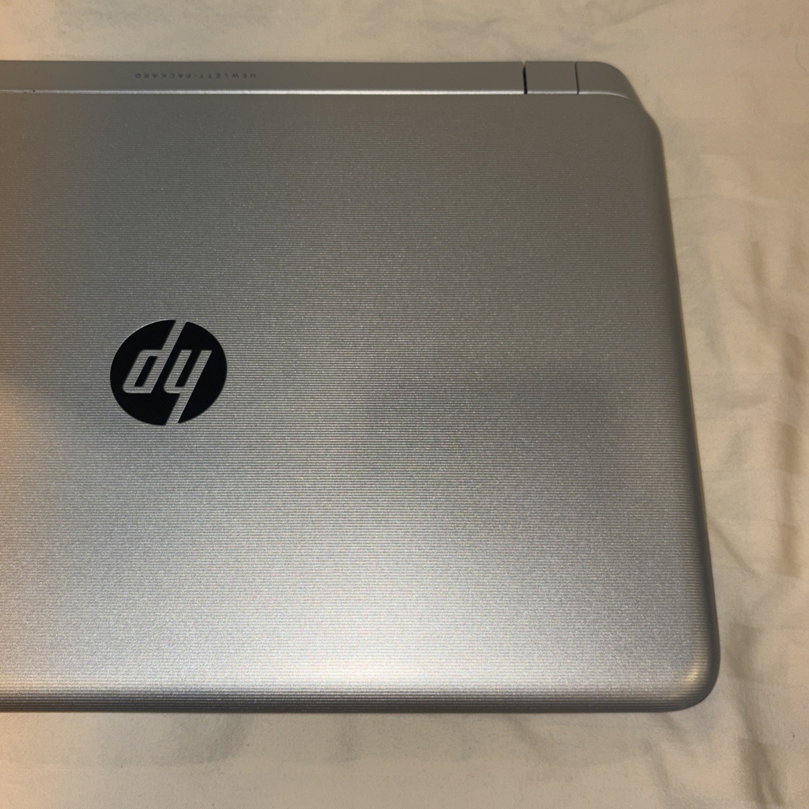 HP Pavilion 15t-p1 15.6″ Notebook 0 i5-4210U 1.70 GHz, 12 GB, 1 TB, Win 10 Home