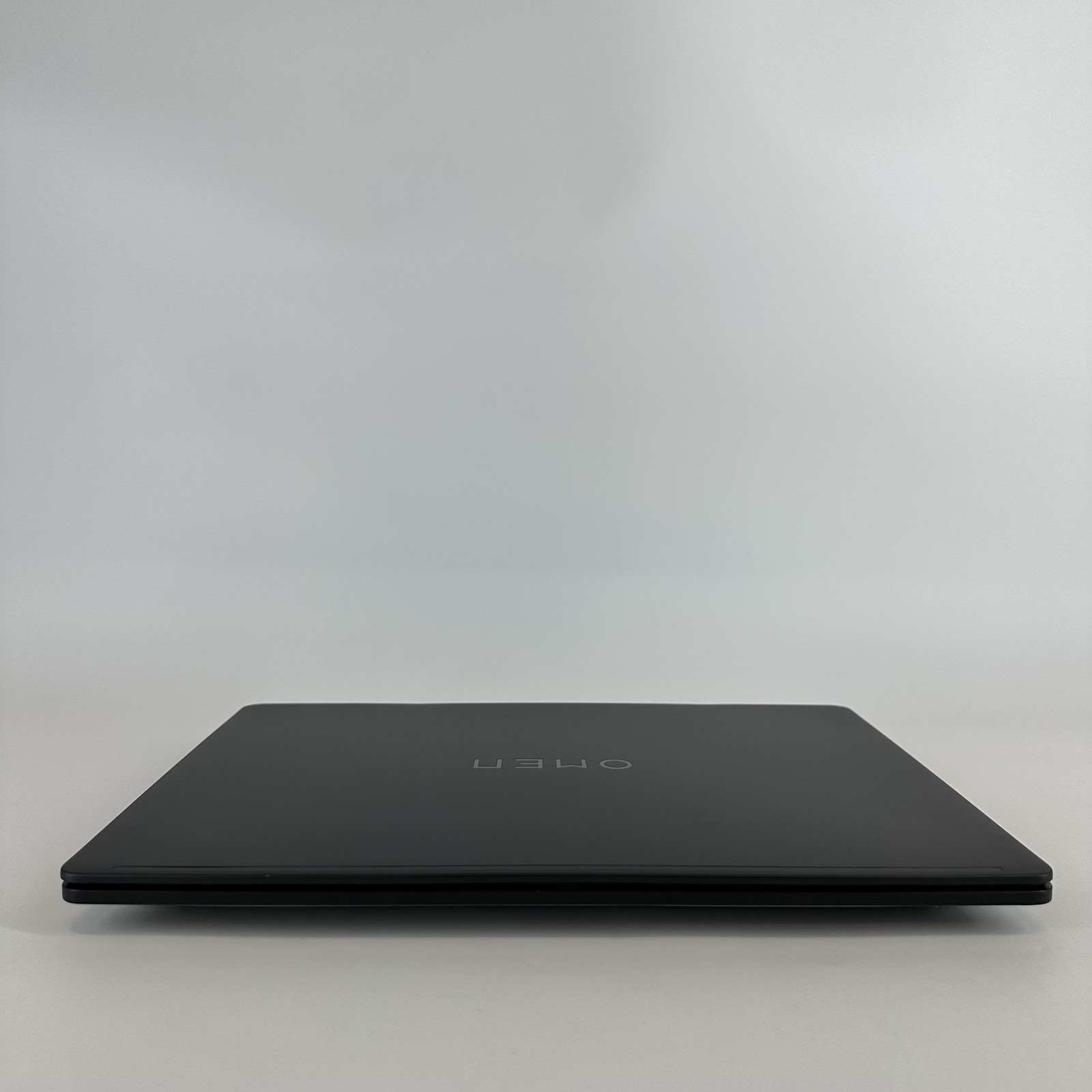 HP Omen Max 16 Black QHD+ 2.7 GHz Ultra 9 275HX 32GB 2TB SSD RTX 5080 Excellent