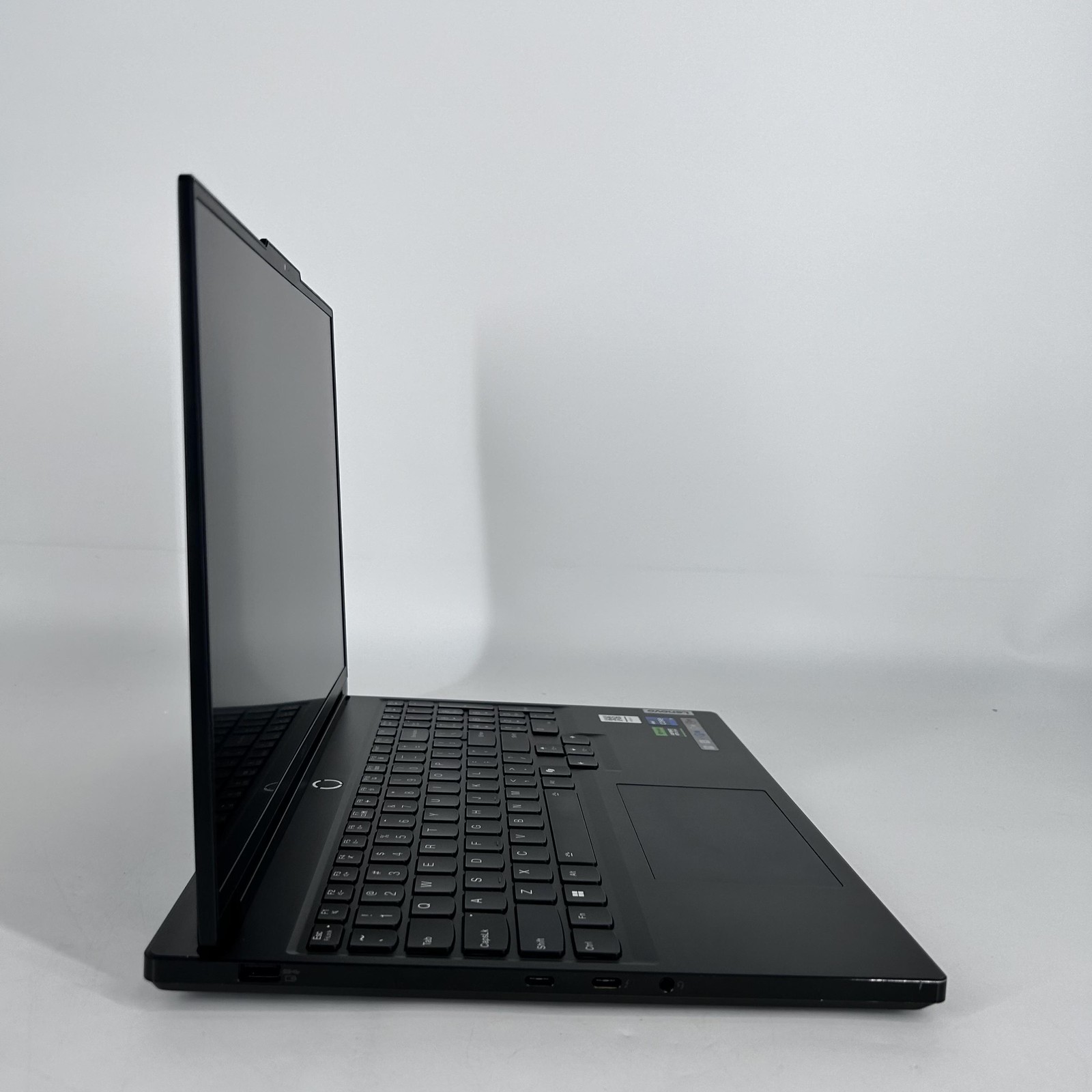 Lenovo Legion 7i Gen 9 16 240Hz QHD+ 2.2 GHz i9-14900HX 32GB 1TB SSD RTX 4070